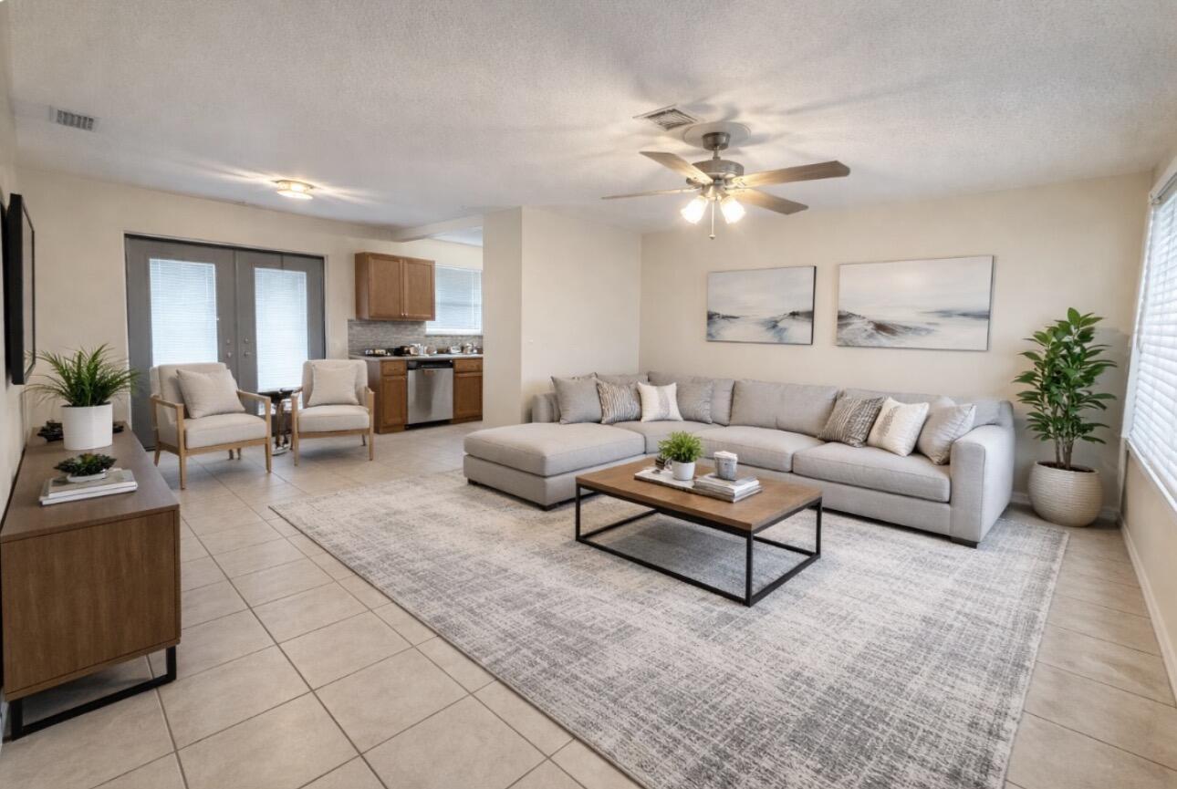 823 Lynwood Dr, Lake Worth Beach, FL 33461, Lake Worth Beach - Photo 2