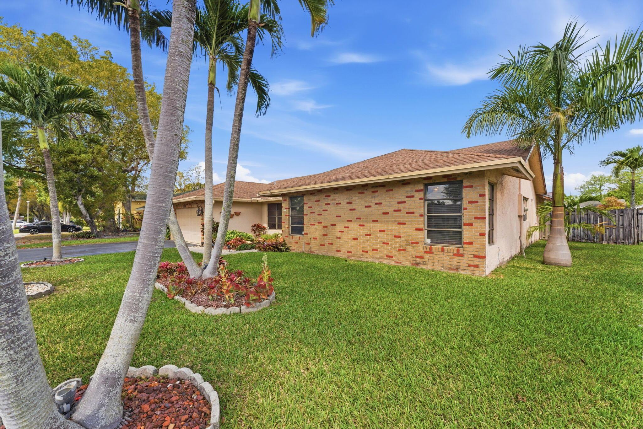 8001 NW 53rd Court, Lauderhill, FL 33351, Lauderhill - Photo 2