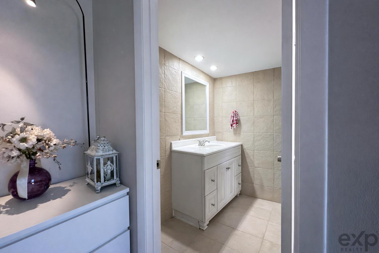 1008 10th Way, West Palm Beach, FL 33407, West Palm Beach - Photo 5