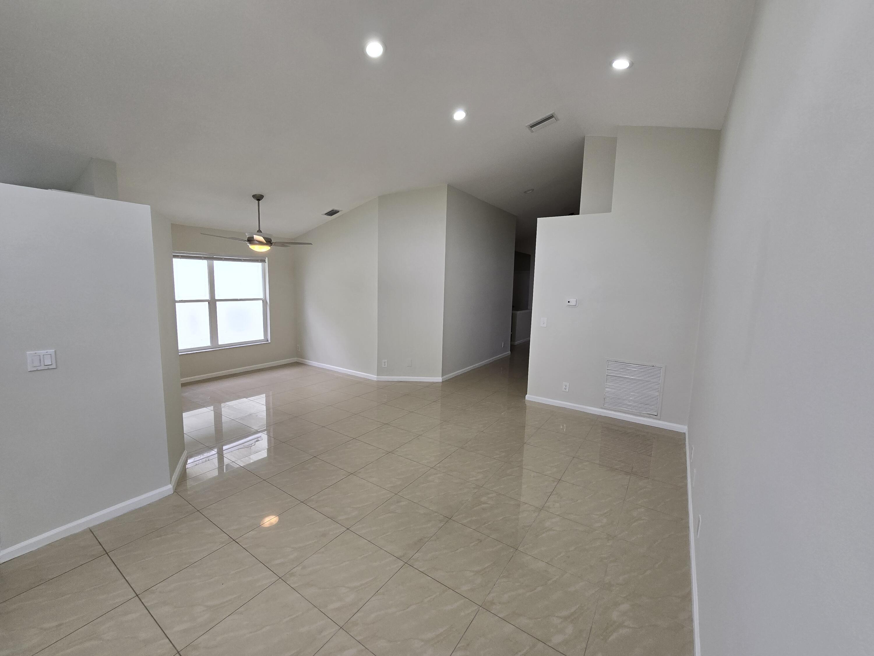 1041 Fairfax Circle W, Boynton Beach, FL 33436, Boynton Beach - Photo 5