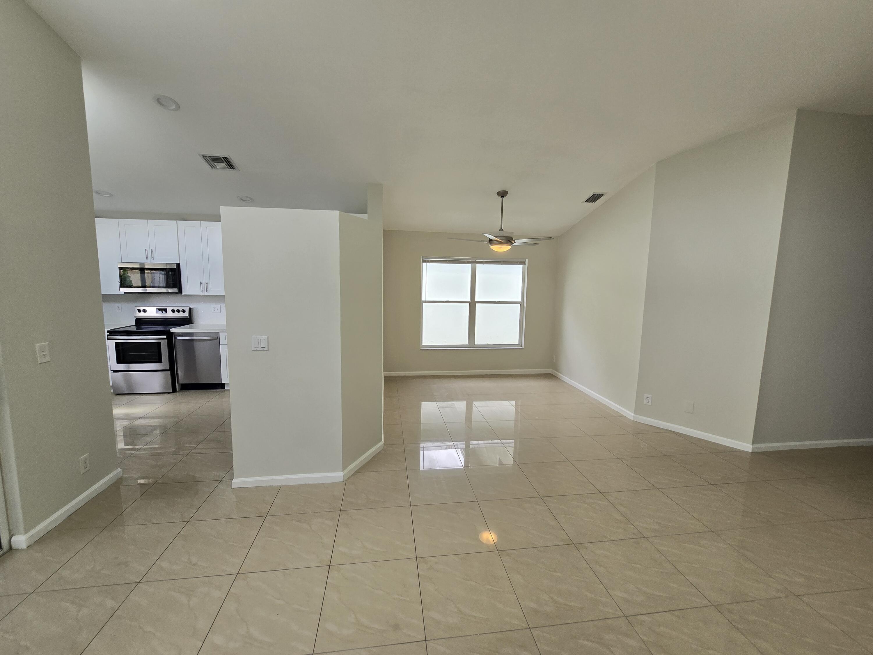 1041 Fairfax Circle W, Boynton Beach, FL 33436, Boynton Beach - Photo 3