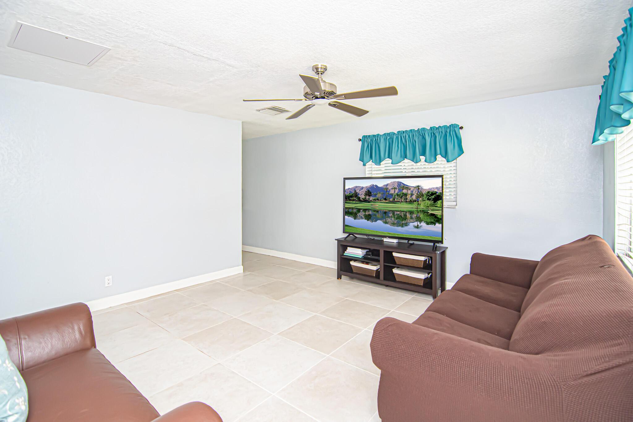 5711 NW 48th Avenue, Tamarac, FL 33319, Tamarac - Photo 4