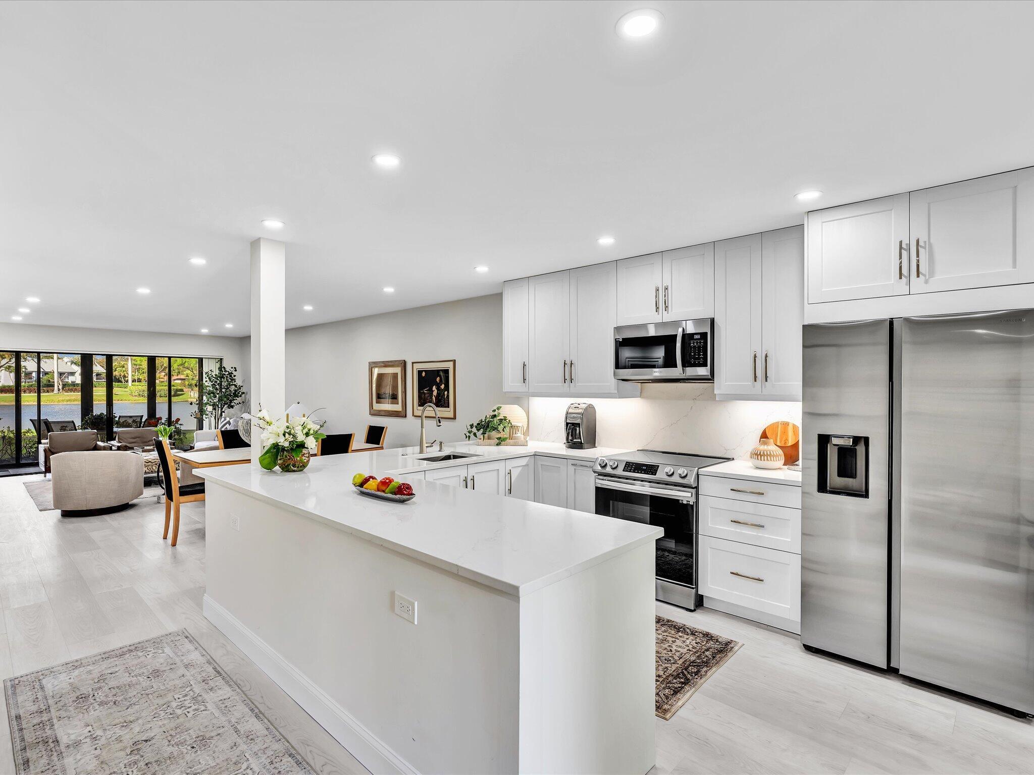 5056 Oakhill Ln, Delray Beach, FL 33484, Delray Beach - Photo 2