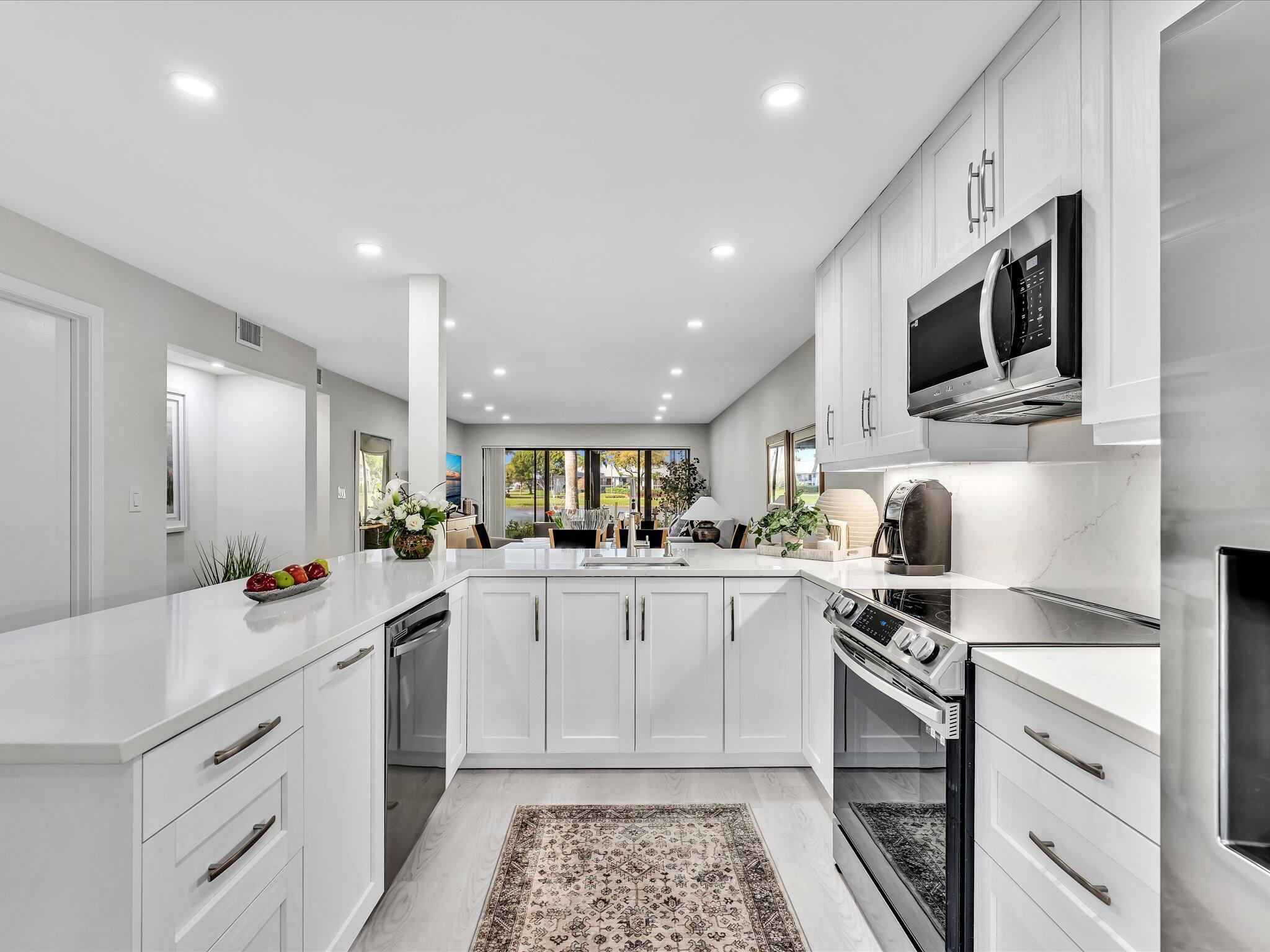 5056 Oakhill Ln, Delray Beach, FL 33484, Delray Beach - Photo 3