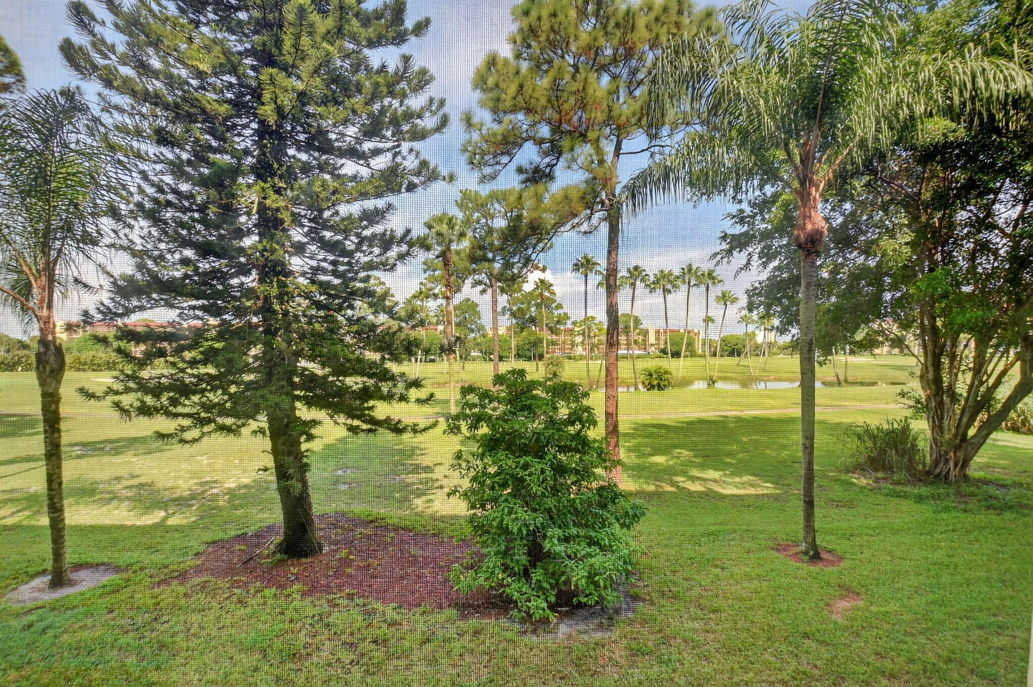 3810 Via Poinciana 206, Lake Worth, FL 33467, Lake Worth - Photo 2