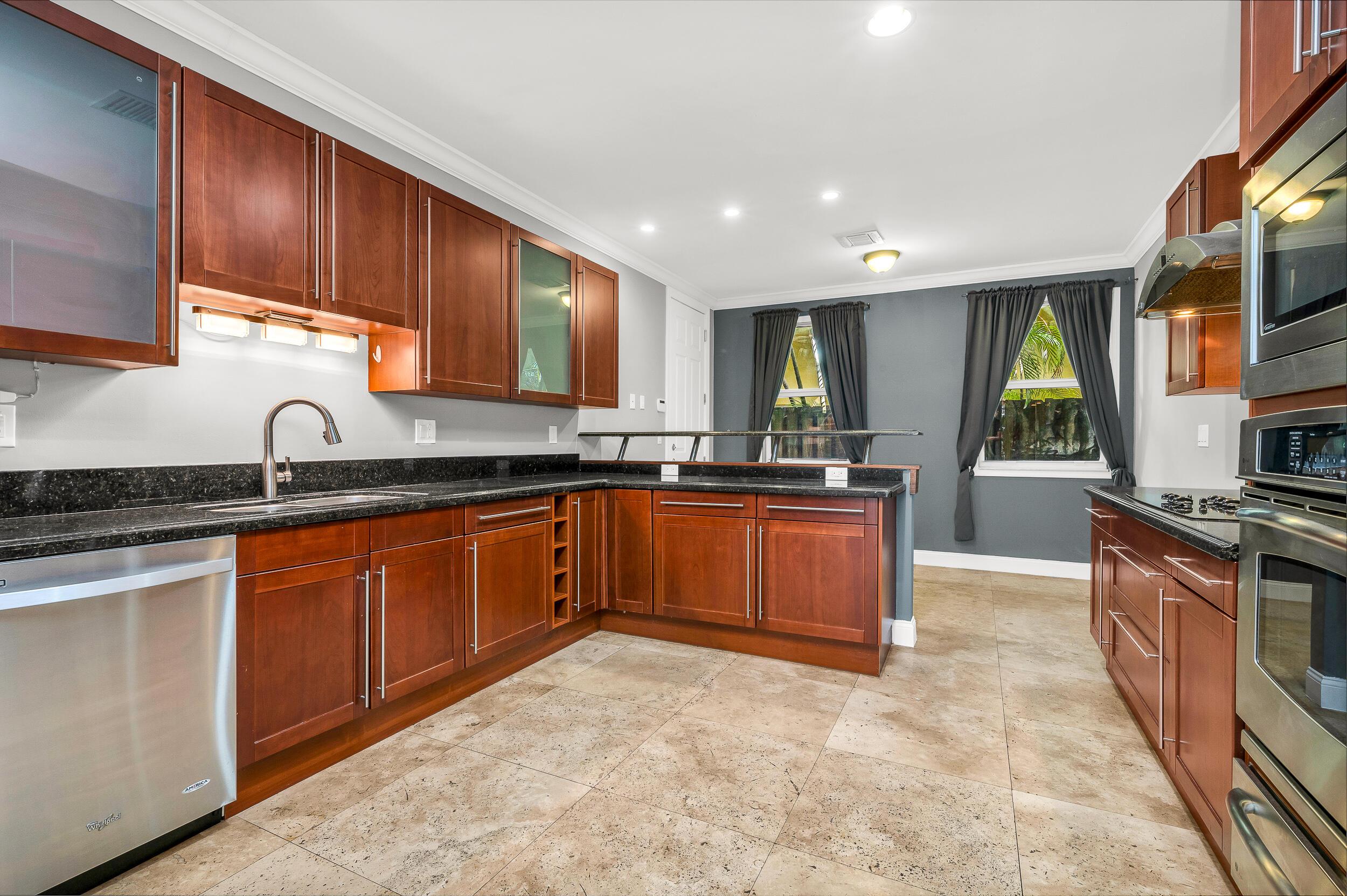 486 SW 5th Street, Fort Lauderdale, FL 33315, Fort Lauderdale - Photo 5