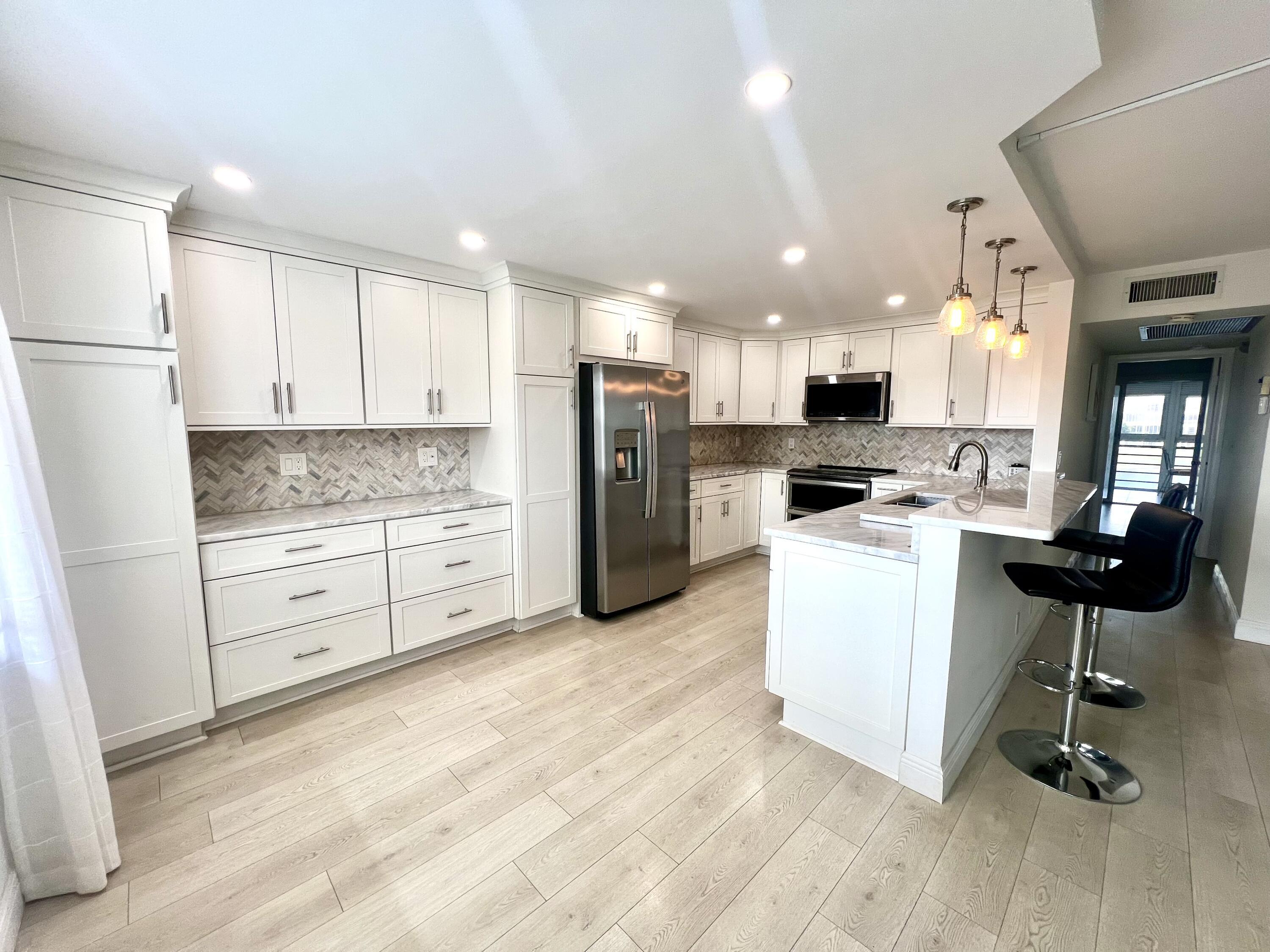 3084 Oakridge U, Deerfield Beach, FL 33442, Deerfield Beach - Photo 4