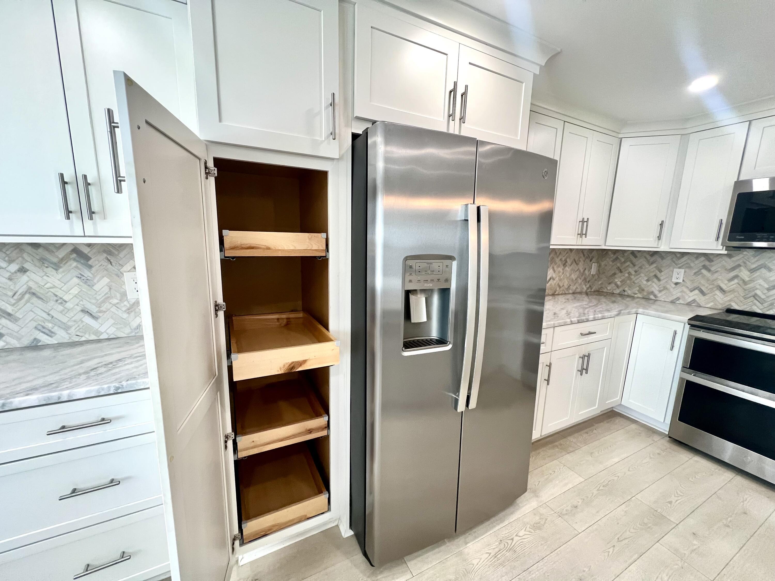 3084 Oakridge U, Deerfield Beach, FL 33442, Deerfield Beach - Photo 5