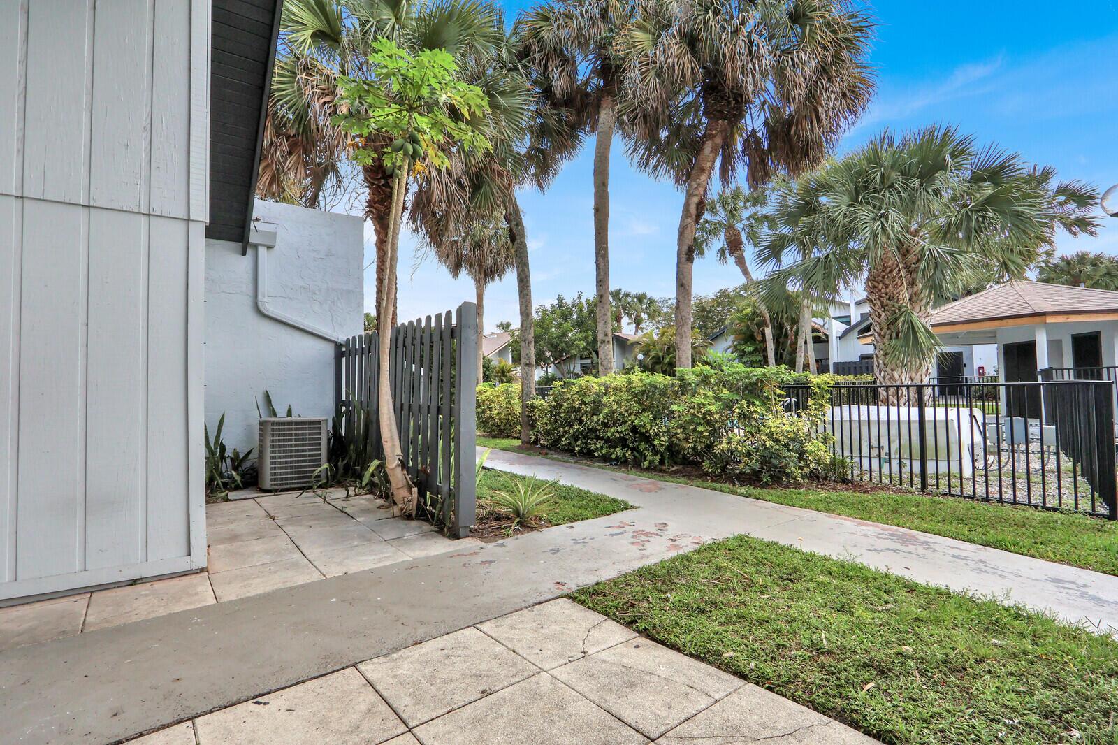 100 Sparrow Drive 20, Royal Palm Beach, FL 33411, Royal Palm Beach - Photo 5