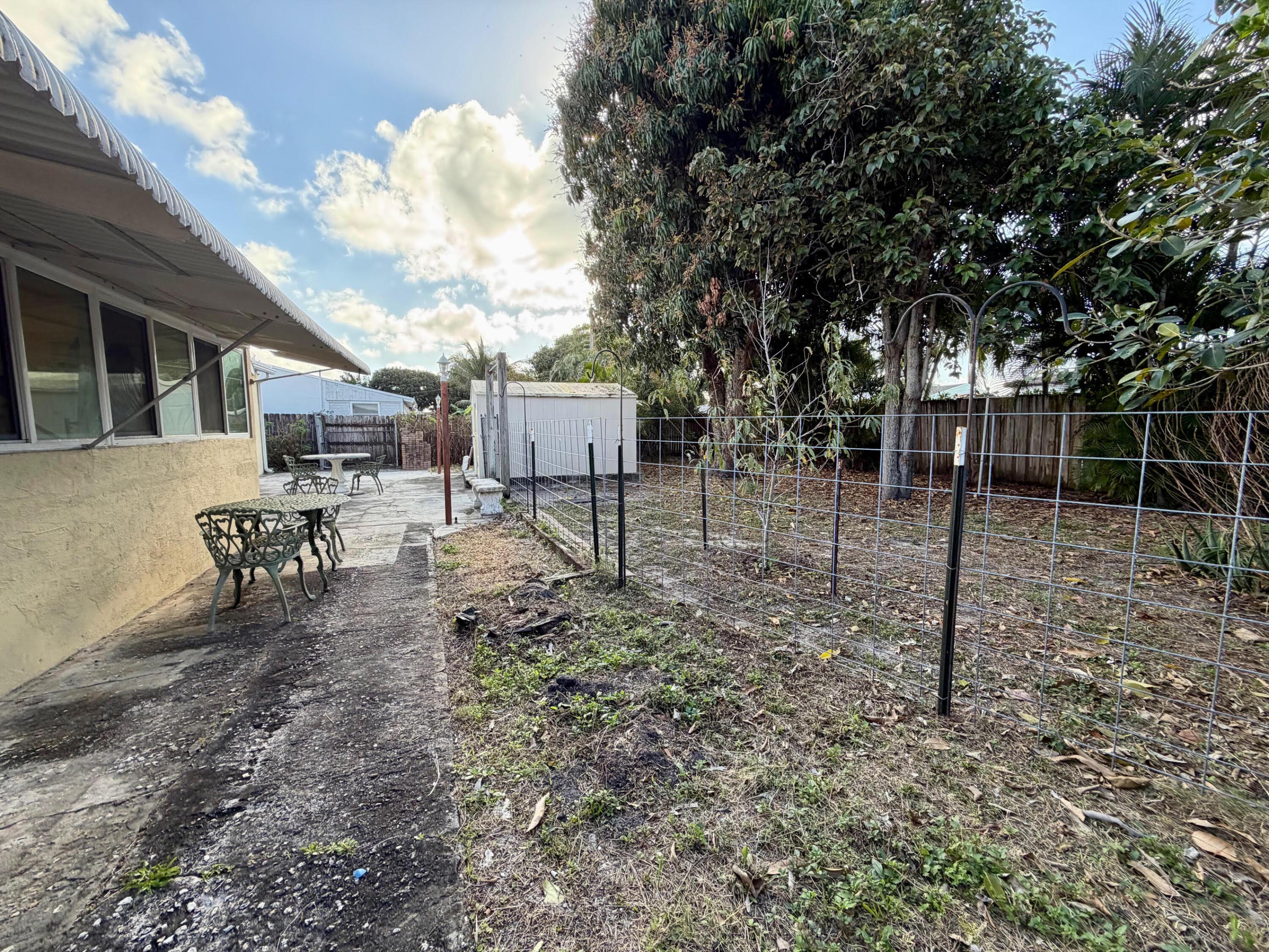 360 Forest Hill Boulevard, West Palm Beach, FL 33405, West Palm Beach - Photo 2