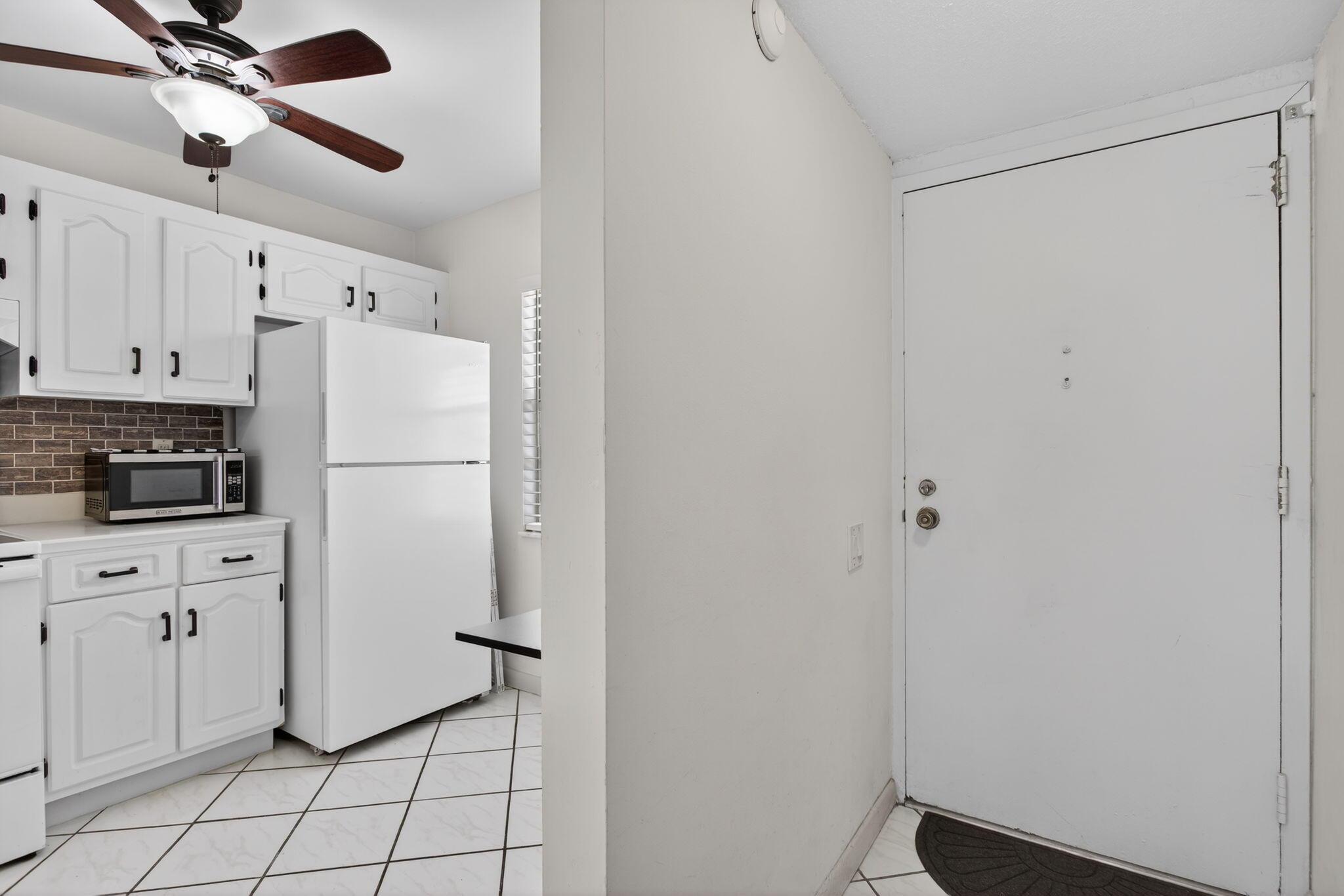 4801 Martinique Place D1, Coconut Creek, FL 33066, Coconut Creek - Photo 5