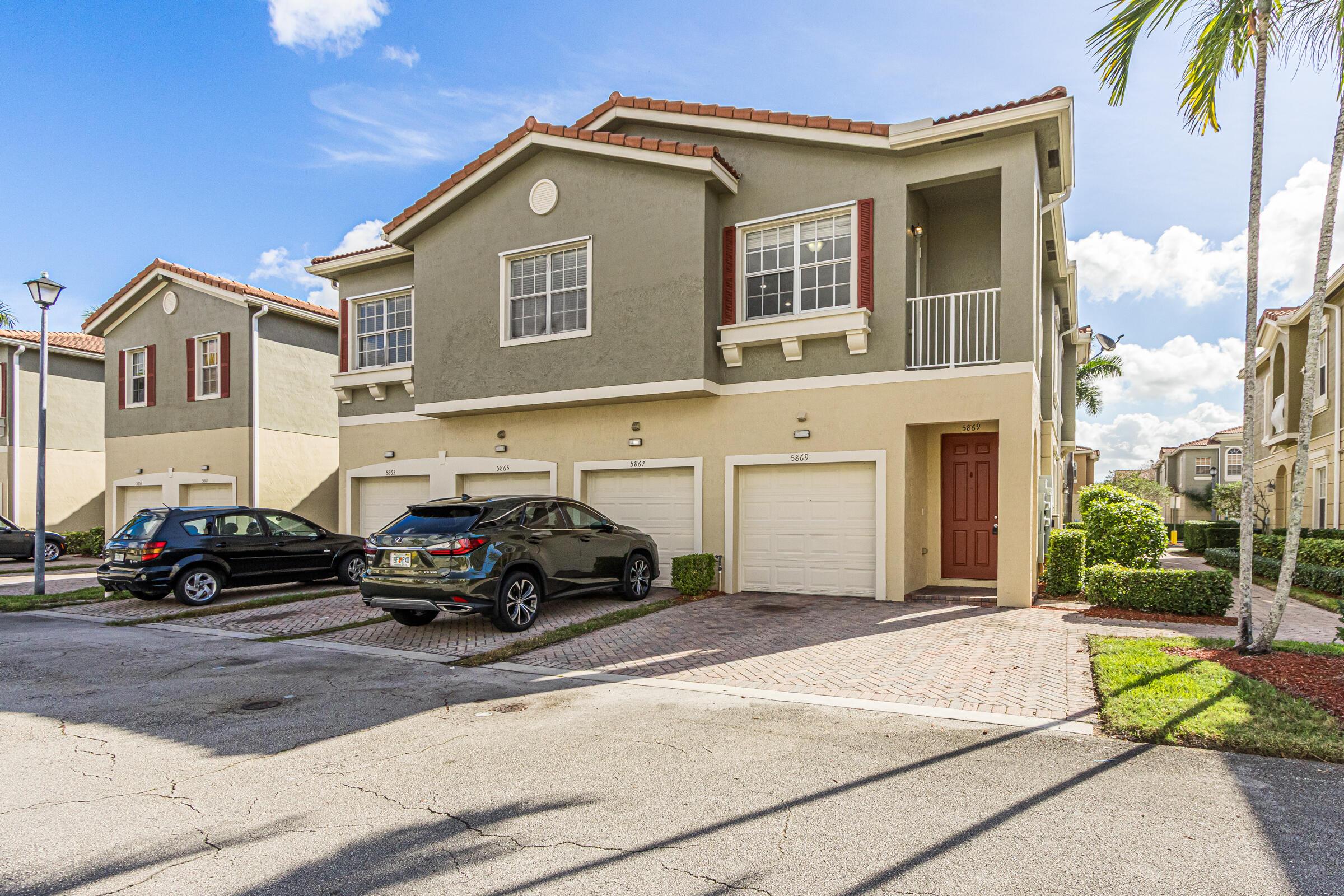 5869 Hampton Hills Boulevard, Tamarac, FL 33321, Tamarac - Photo 3