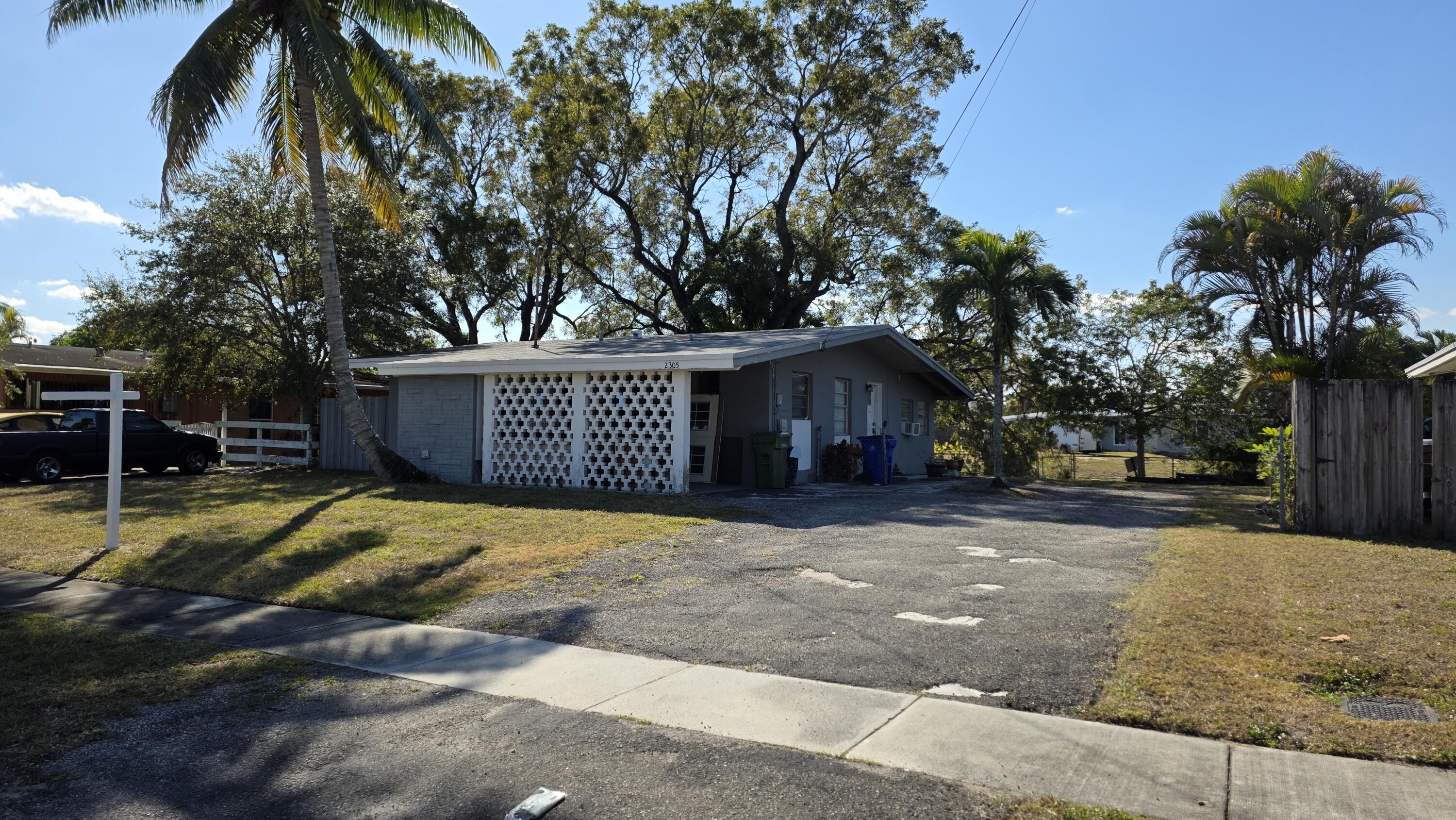 2305 E River Drive, Margate, FL 33063, Margate - Photo 2