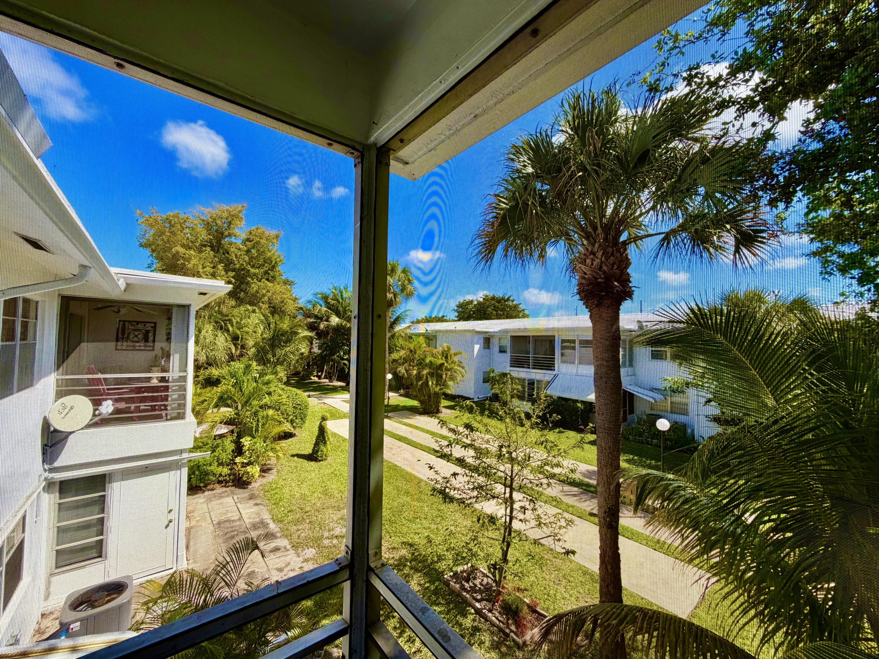2551 W Golf Boulevard 204, Pompano Beach, FL 33064, Pompano Beach - Photo 3