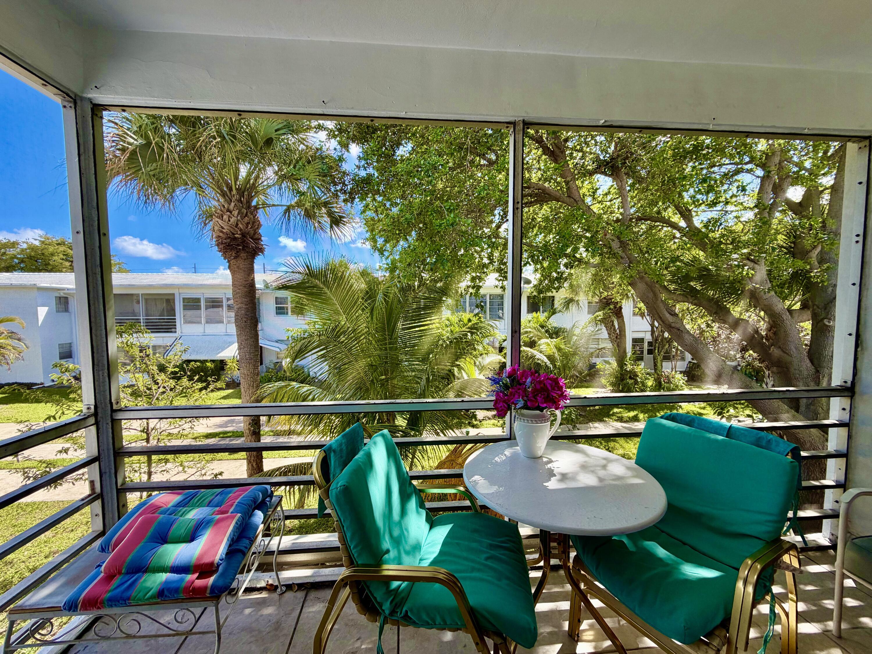 2551 W Golf Boulevard 204, Pompano Beach, FL 33064, Pompano Beach - Photo 2