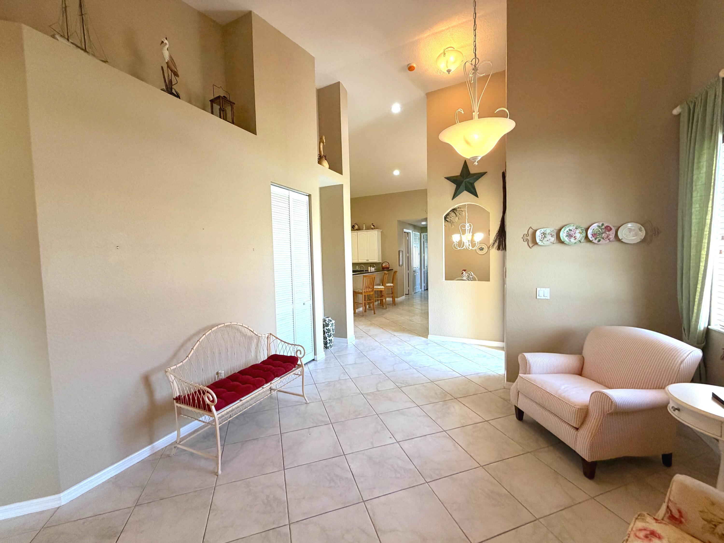 6510 Oxford Circle 101, Vero Beach, FL 32966, Vero Beach - Photo 5