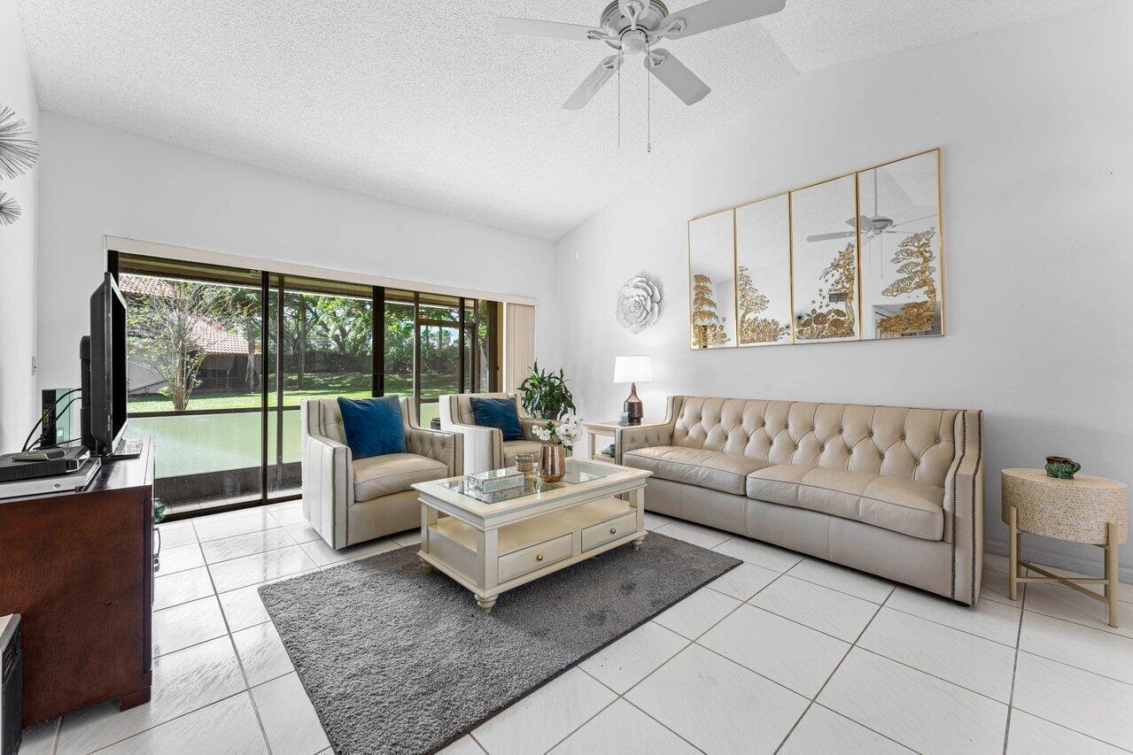 10 Via De Casas Sur 104, Boynton Beach, FL 33426, Boynton Beach - Photo 5