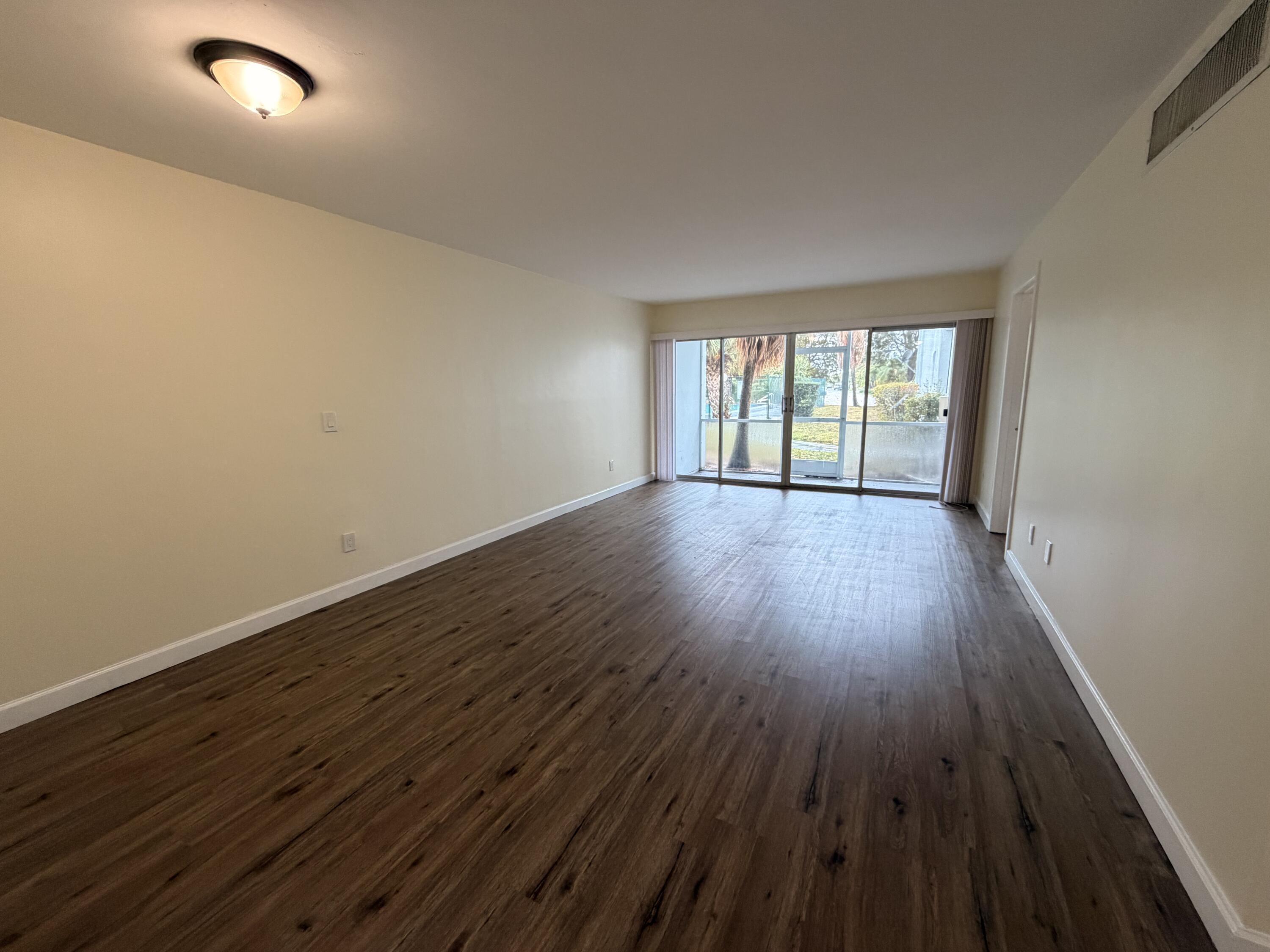 1505 Crescent Circle B21, Lake Park, FL 33403, Lake Park - Photo 2