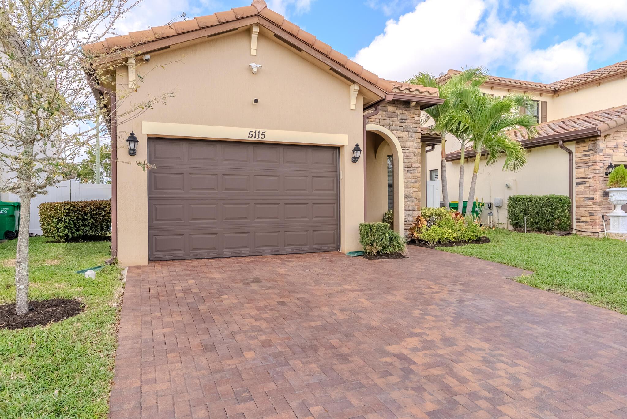 5115 NW 51st Terrace, Tamarac, FL 33319, Tamarac - Photo 2