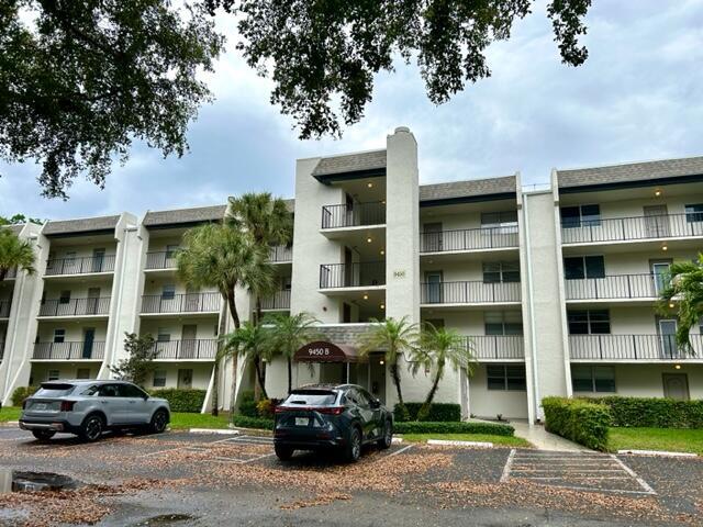 9450 Poinciana Place 301, Davie, FL 33324, Davie - Photo 2