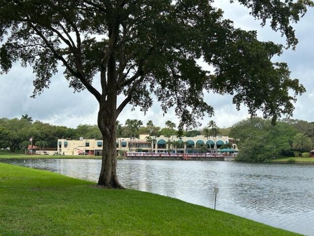 9450 Poinciana Place 301, Davie, FL 33324, Davie - Photo 3