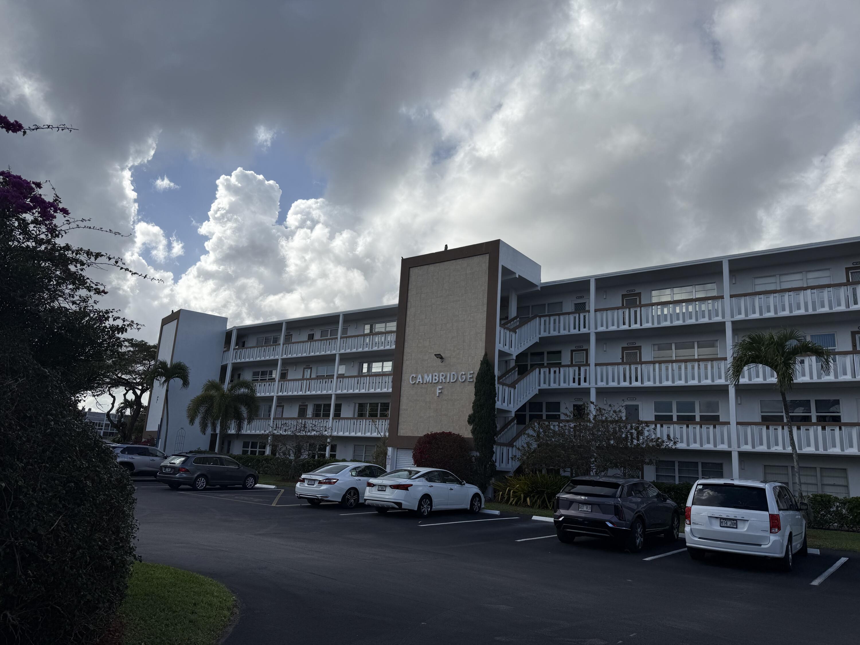 2123 Cambridge F, Deerfield Beach, FL 33442, Deerfield Beach - Photo 2