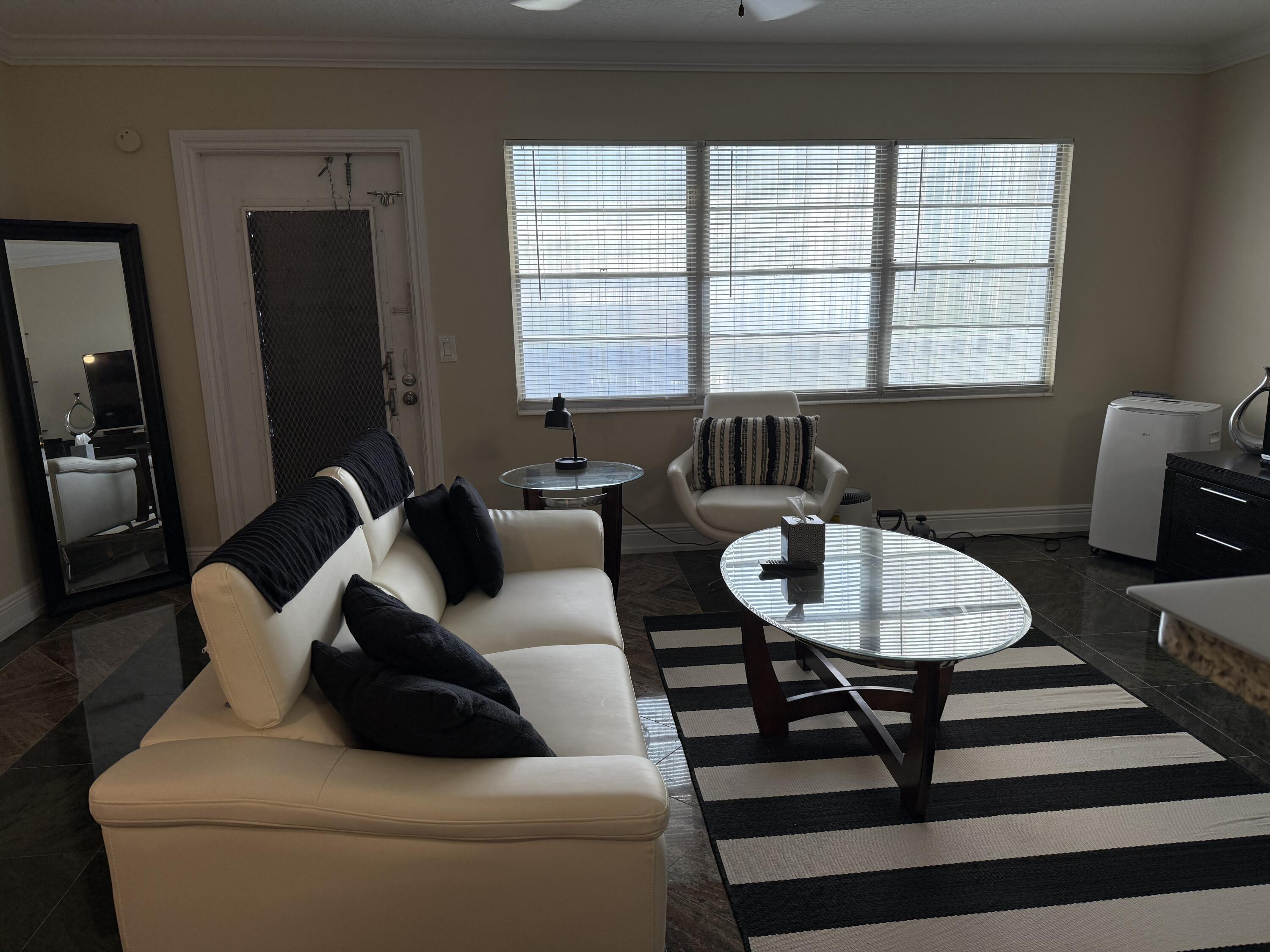 2123 Cambridge F, Deerfield Beach, FL 33442, Deerfield Beach - Photo 5