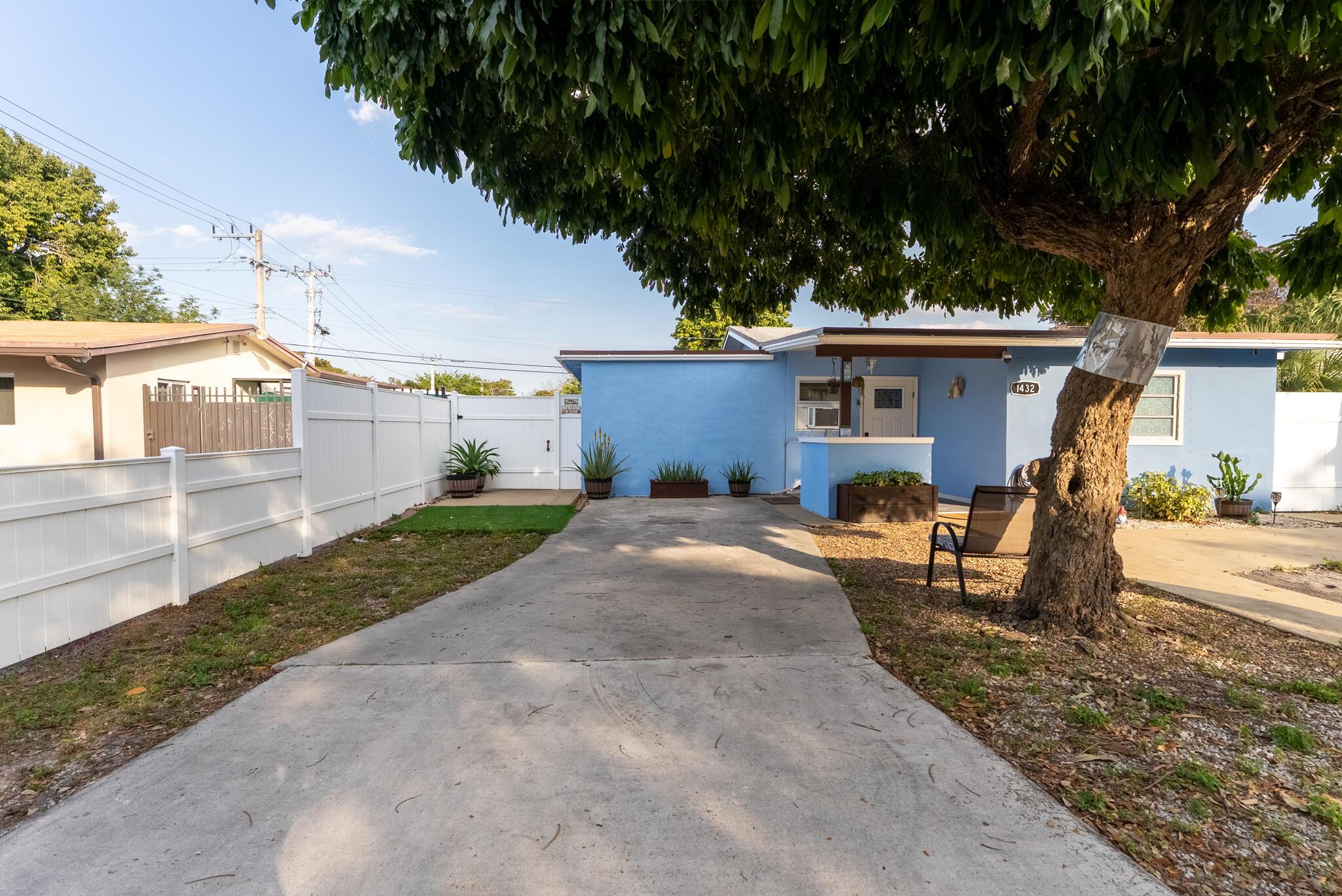 1432 SW 26th Avenue, Fort Lauderdale, FL 33312, Fort Lauderdale - Photo 5