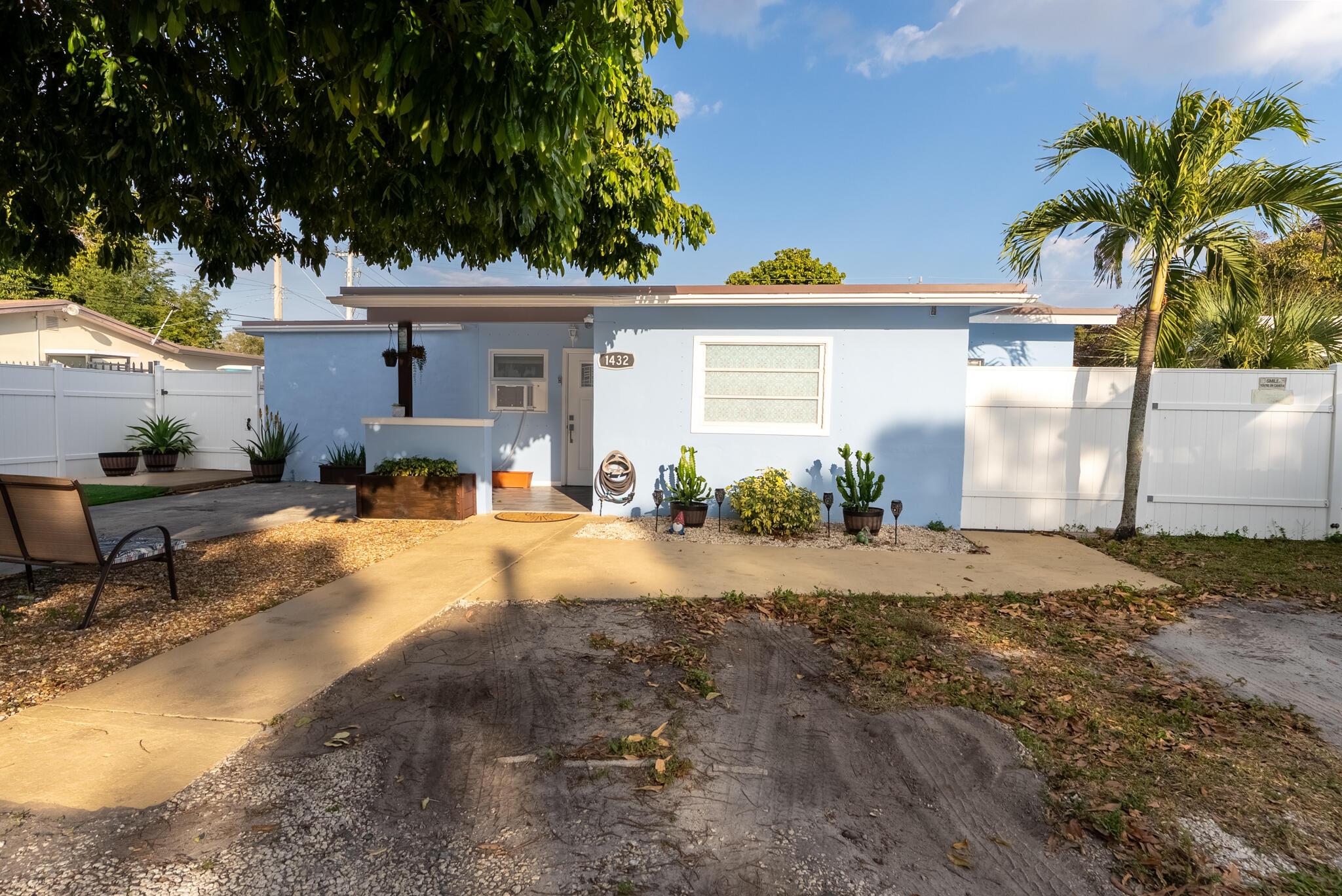 1432 SW 26th Avenue, Fort Lauderdale, FL 33312, Fort Lauderdale - Photo 3