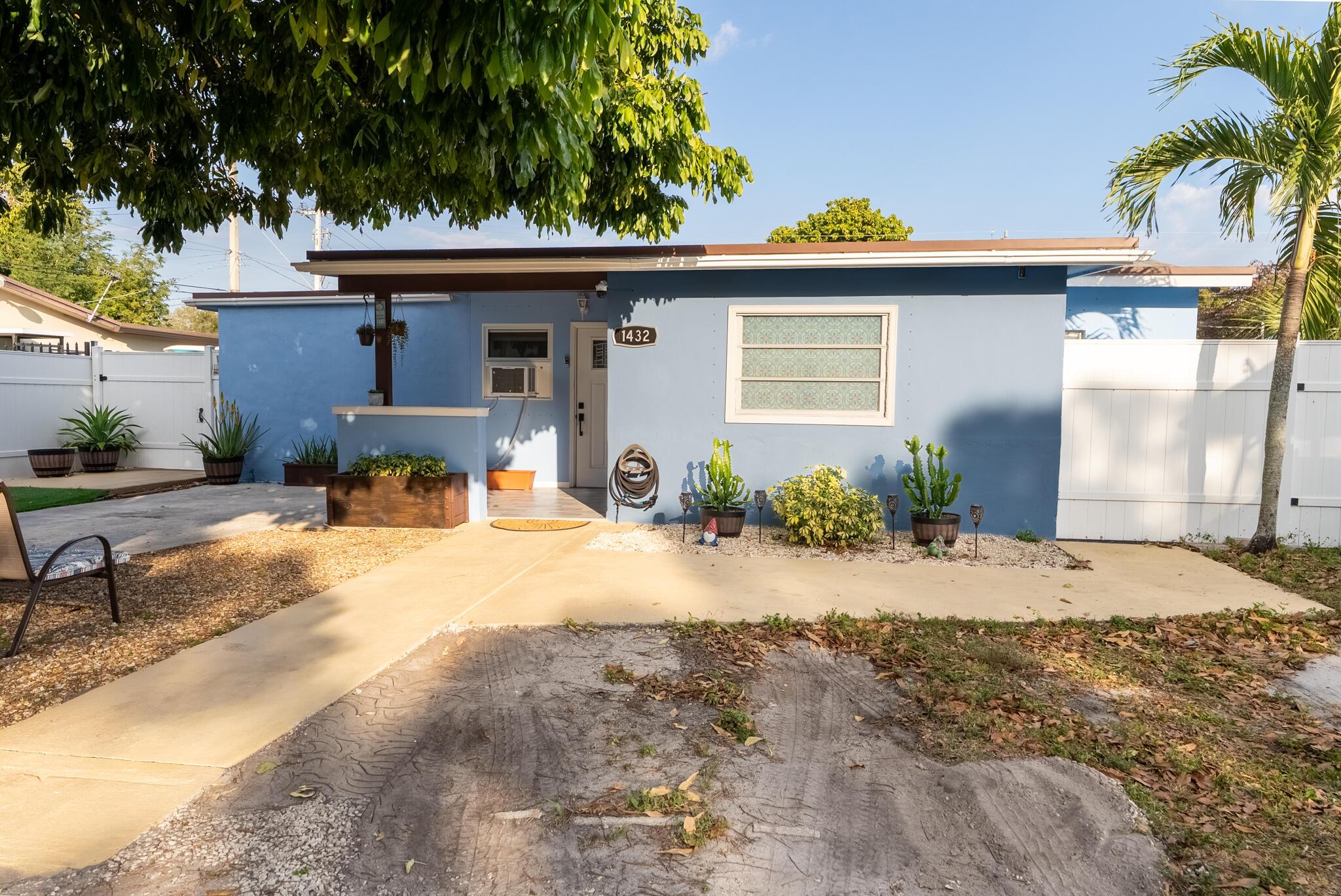 1432 SW 26th Avenue, Fort Lauderdale, FL 33312, Fort Lauderdale - Photo 2
