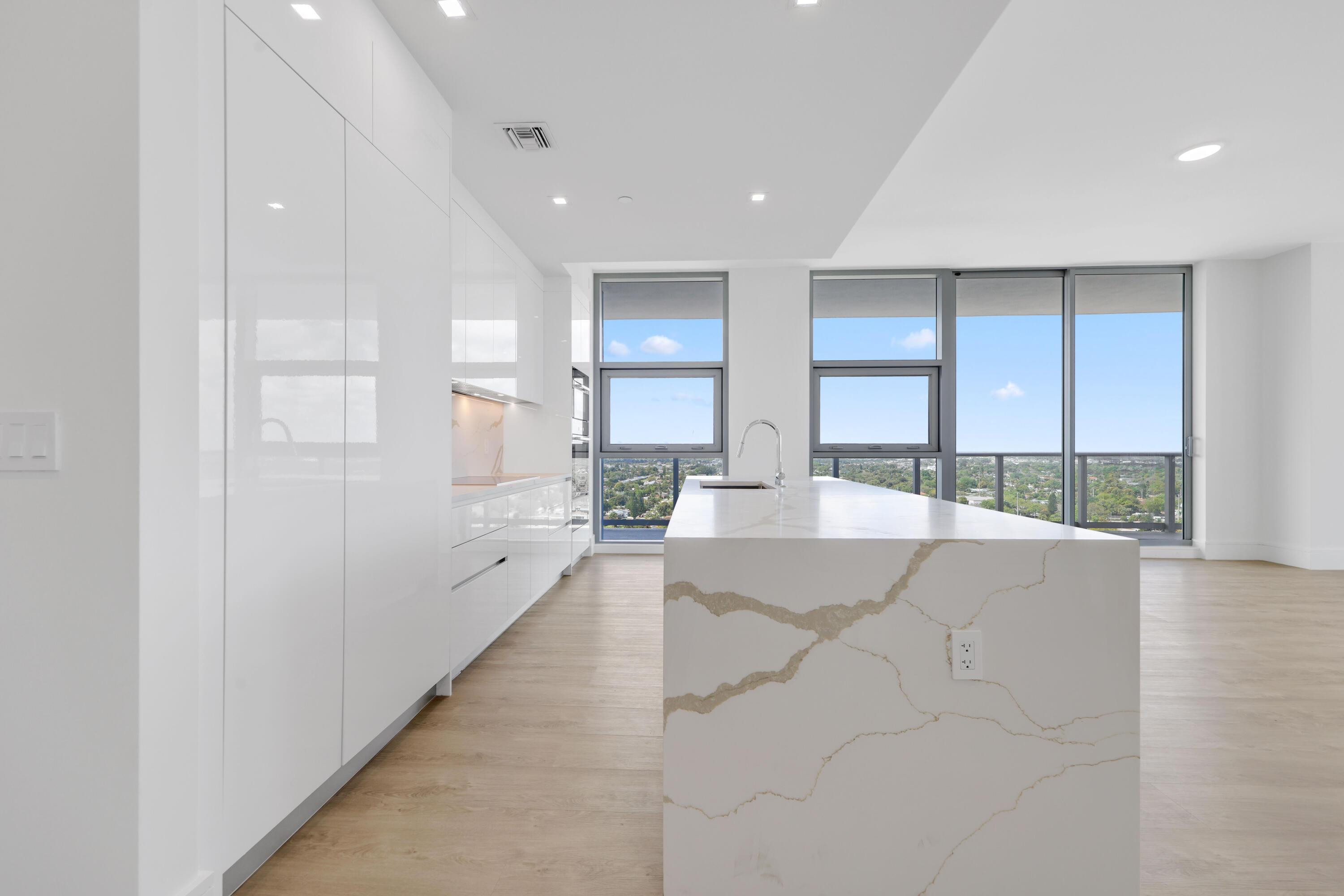 220 Lake Shore Drive 1823, Lake Park, FL 33403, Lake Park - Photo 5