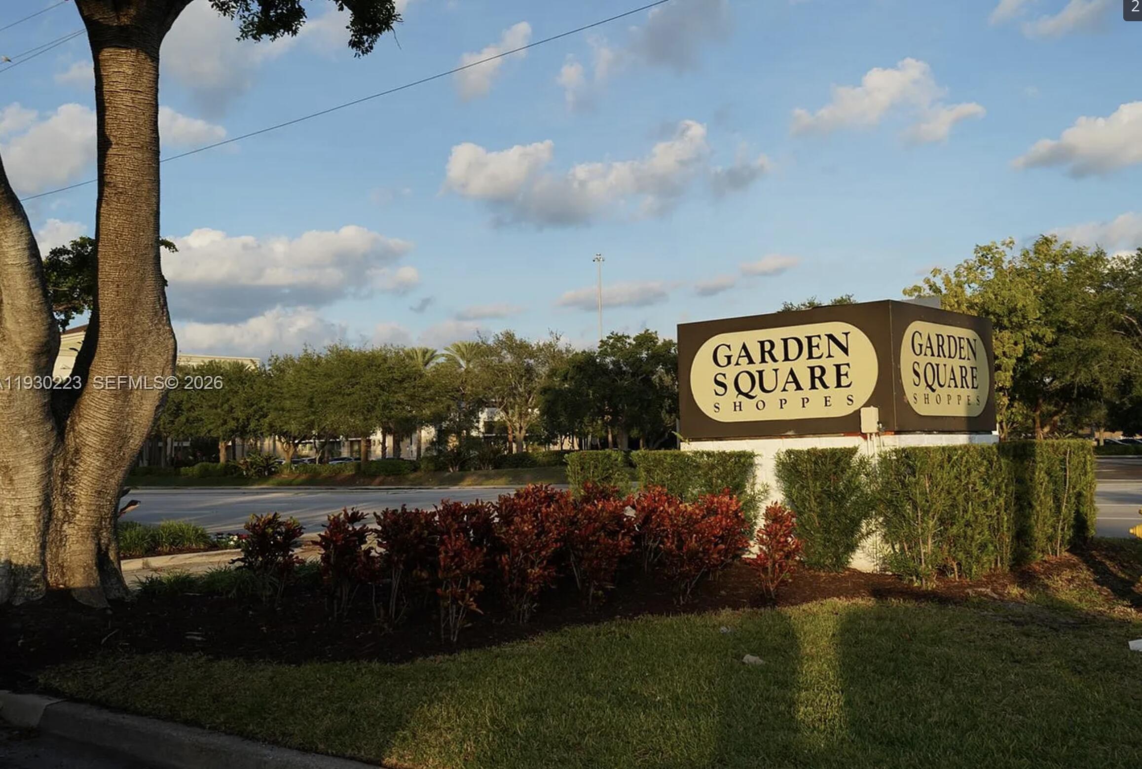 2427 24th Lane, Palm Beach Gardens, FL 33418, Palm Beach Gardens - Photo 2