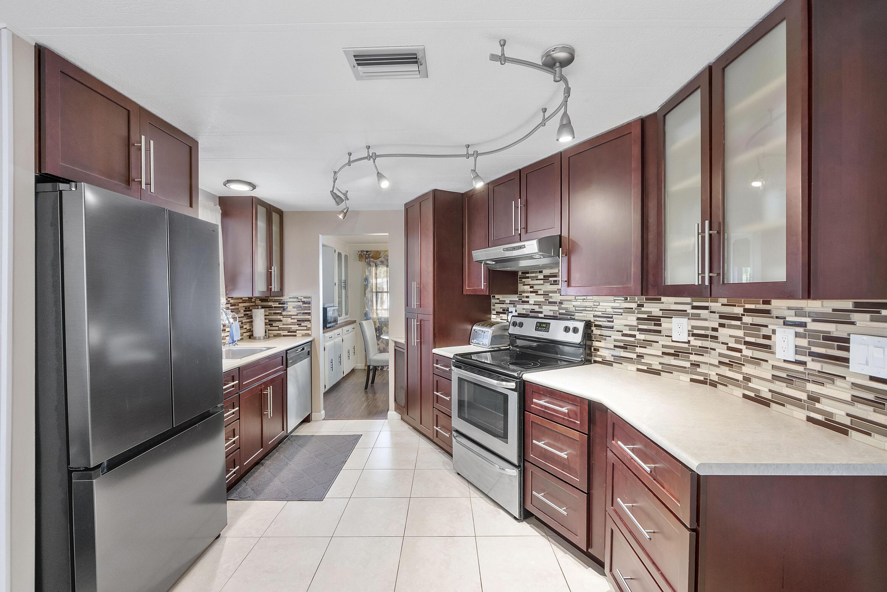 5490 SW 32nd Terrace, Fort Lauderdale, FL 33312, Fort Lauderdale - Photo 2
