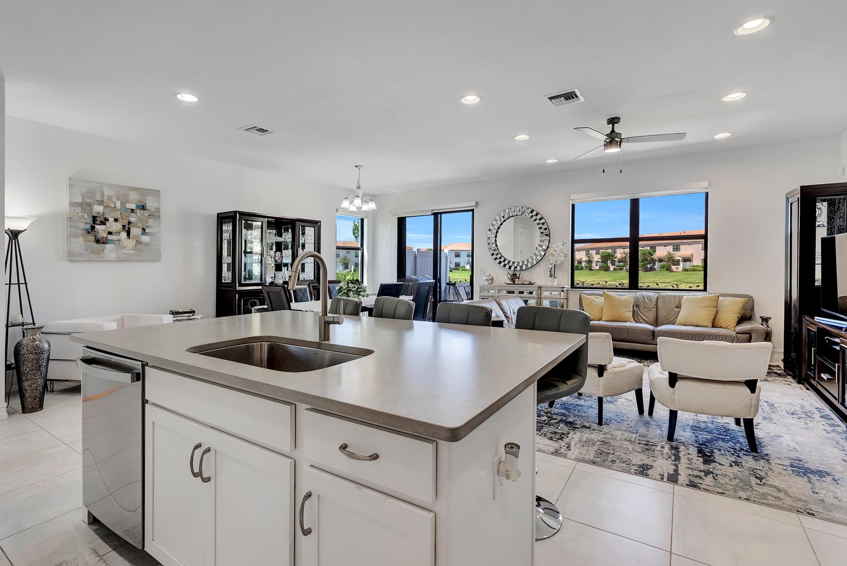 10043 Akenside Drive, Boca Raton, FL 33428, Boca Raton - Photo 4