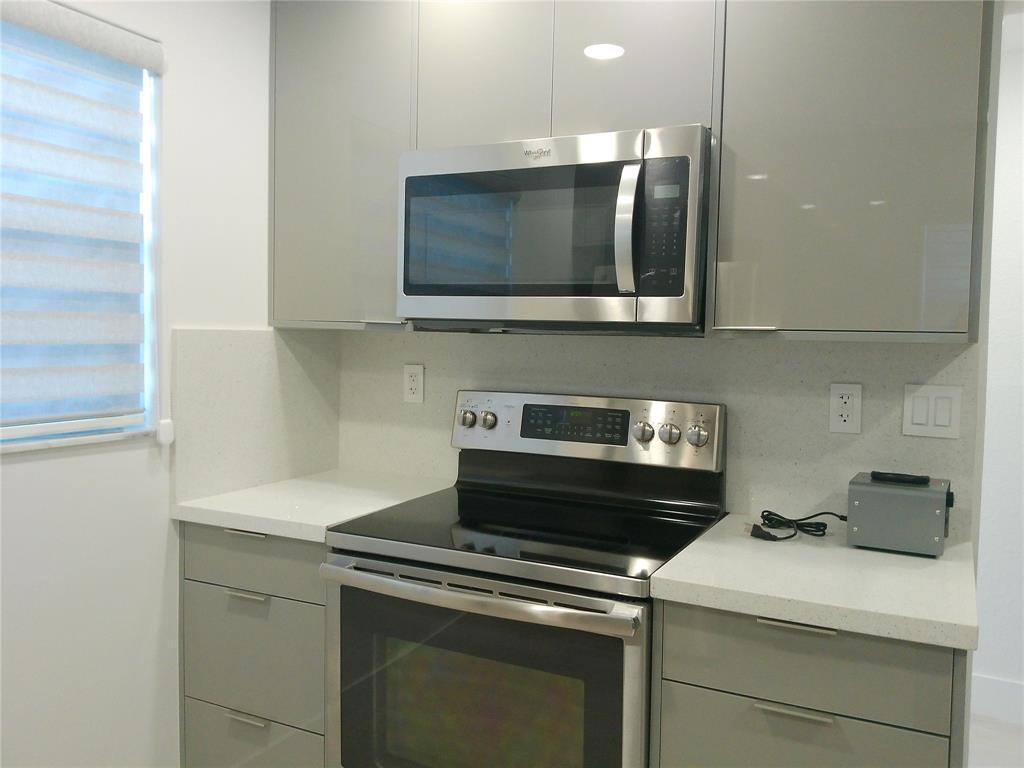 6085 N Sabal Palm Boulevard 109, Tamarac, FL 33319, Tamarac - Photo 4