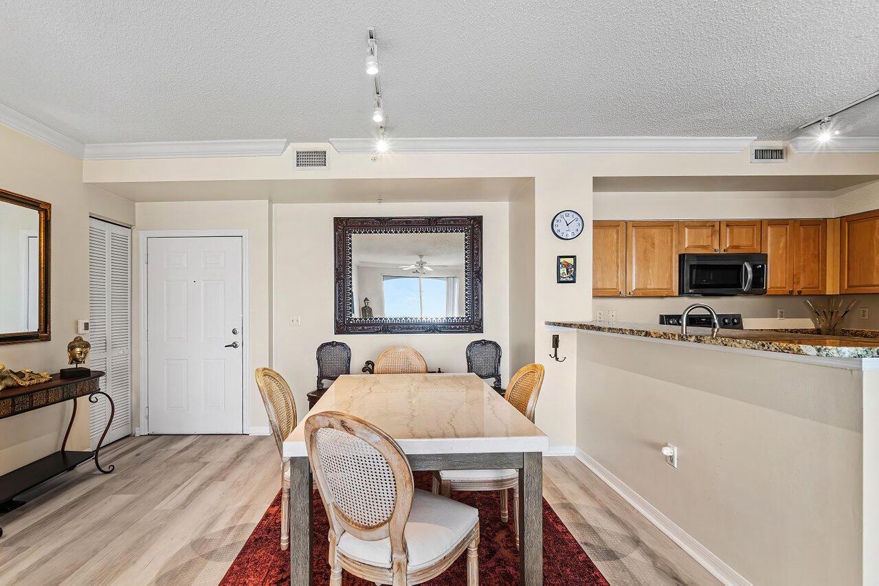 616 Clearwater Park Road 1206, West Palm Beach, FL 33401, West Palm Beach - Photo 5