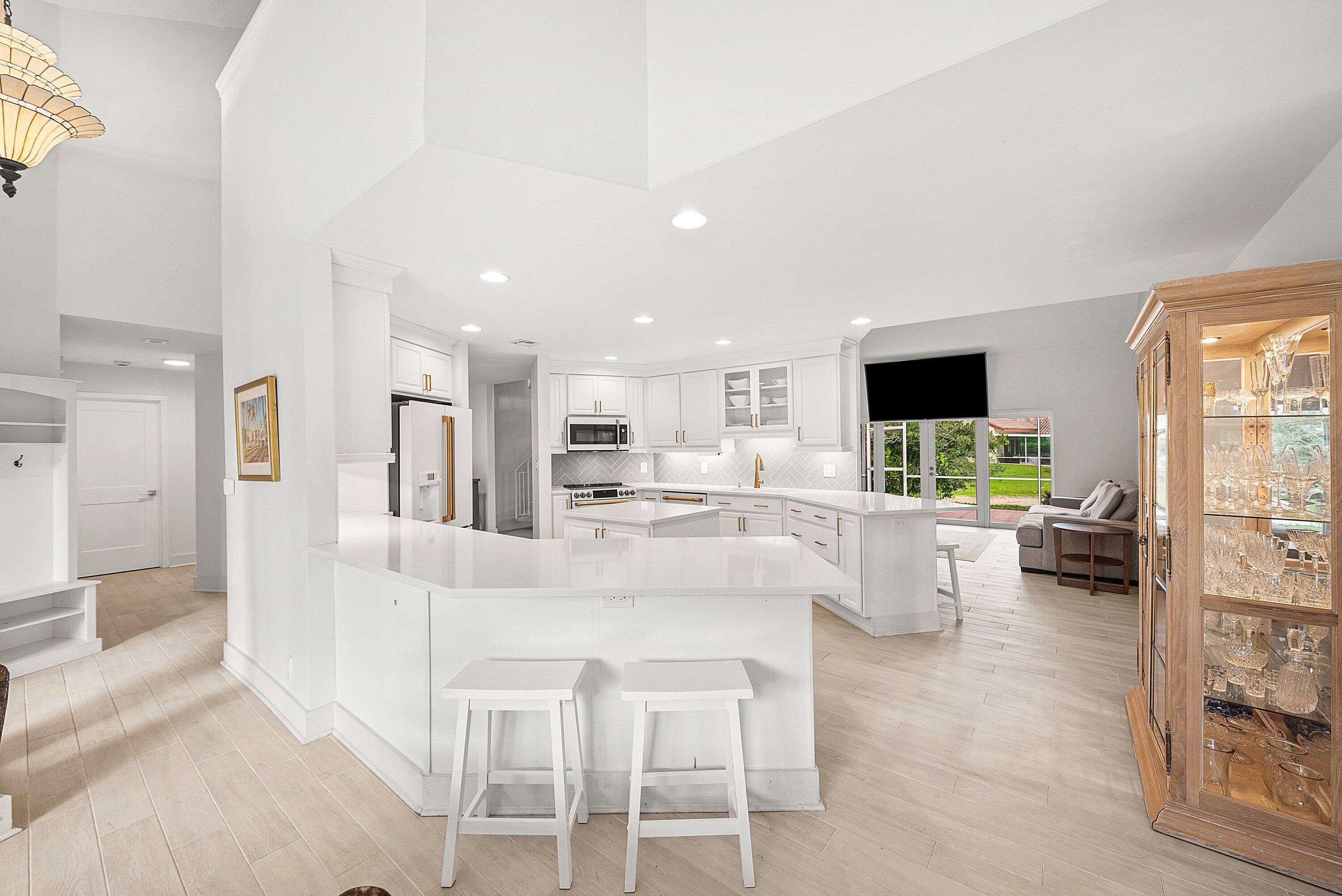 23373 Water Circle, Boca Raton, FL 33486, Boca Raton - Photo 2