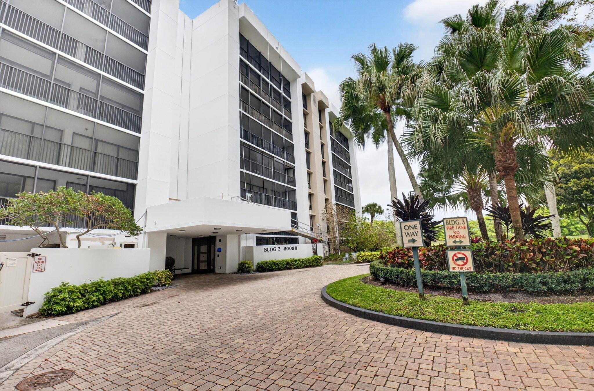 20090 Boca West Drive 318, Boca Raton, FL 33434, Boca Raton - Photo 2