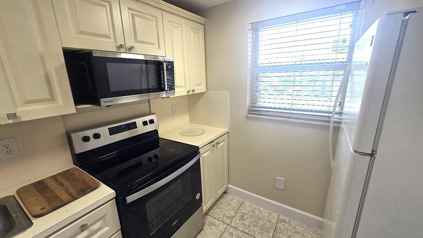 2800 NW 56th Avenue NW C303, Lauderhill, FL 33313, Lauderhill - Photo 3