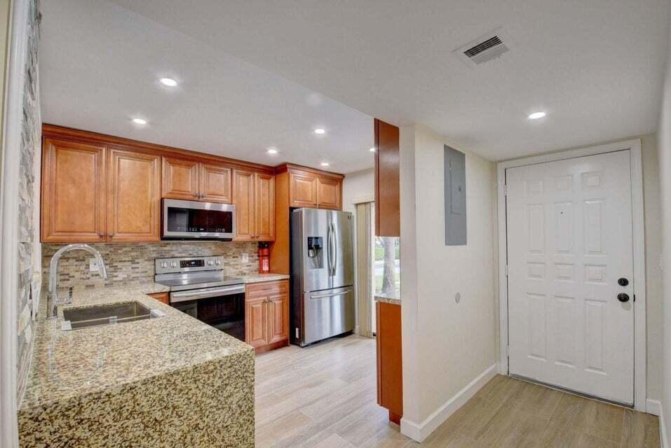 400 Club Circle 101, Boca Raton, FL 33487, Boca Raton - Photo 5