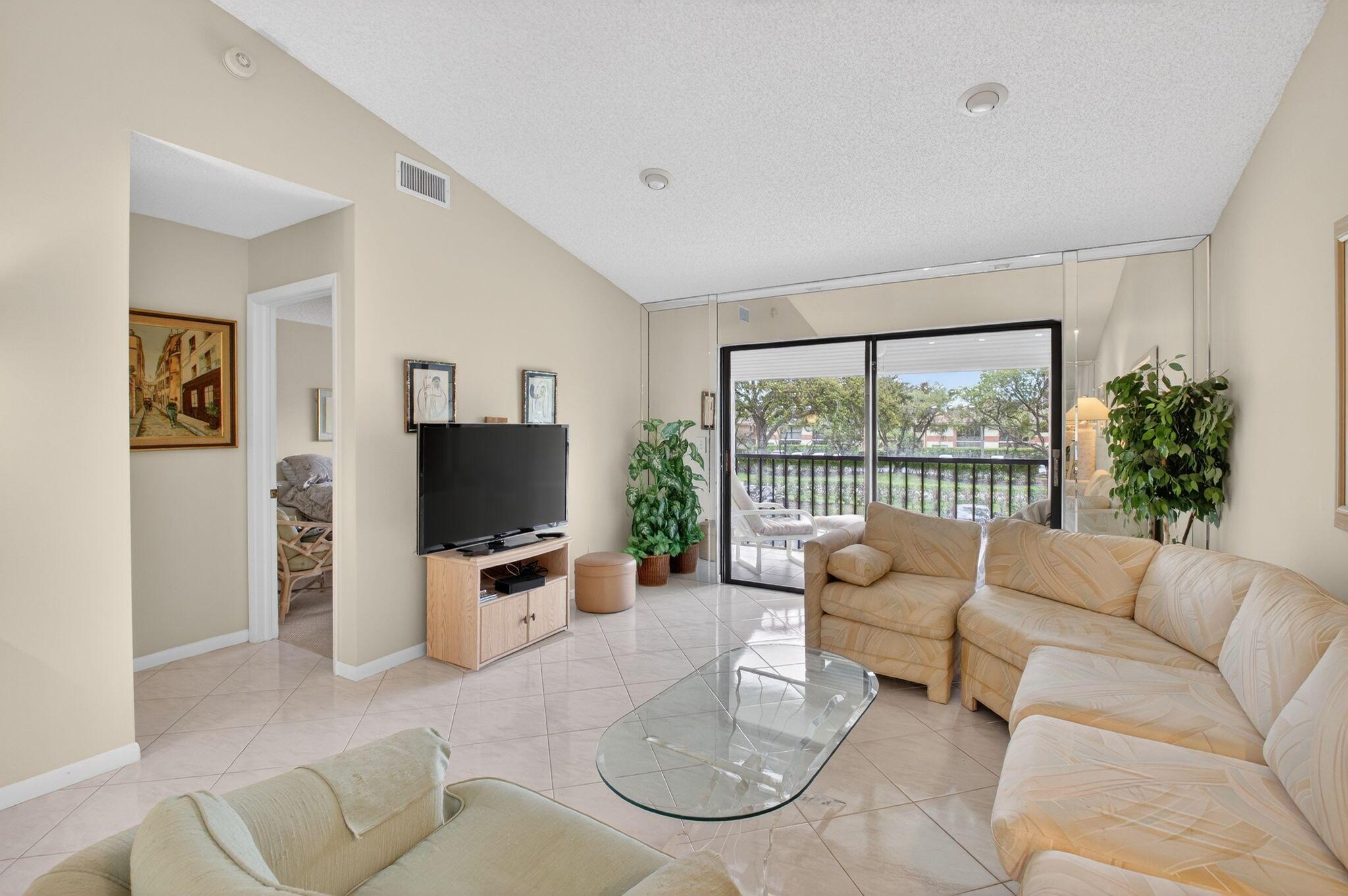 15235 Lakes Of Delray Boulevard 303, Delray Beach, FL 33484, Delray Beach - Photo 4