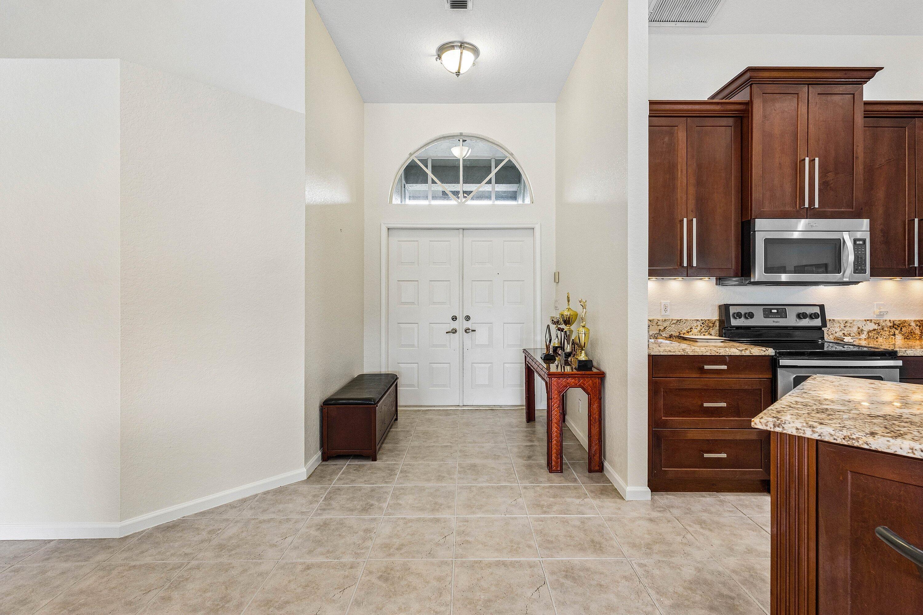 6019 Wedgewood Village Circle, Lake Worth, FL 33463, Lake Worth - Photo 5