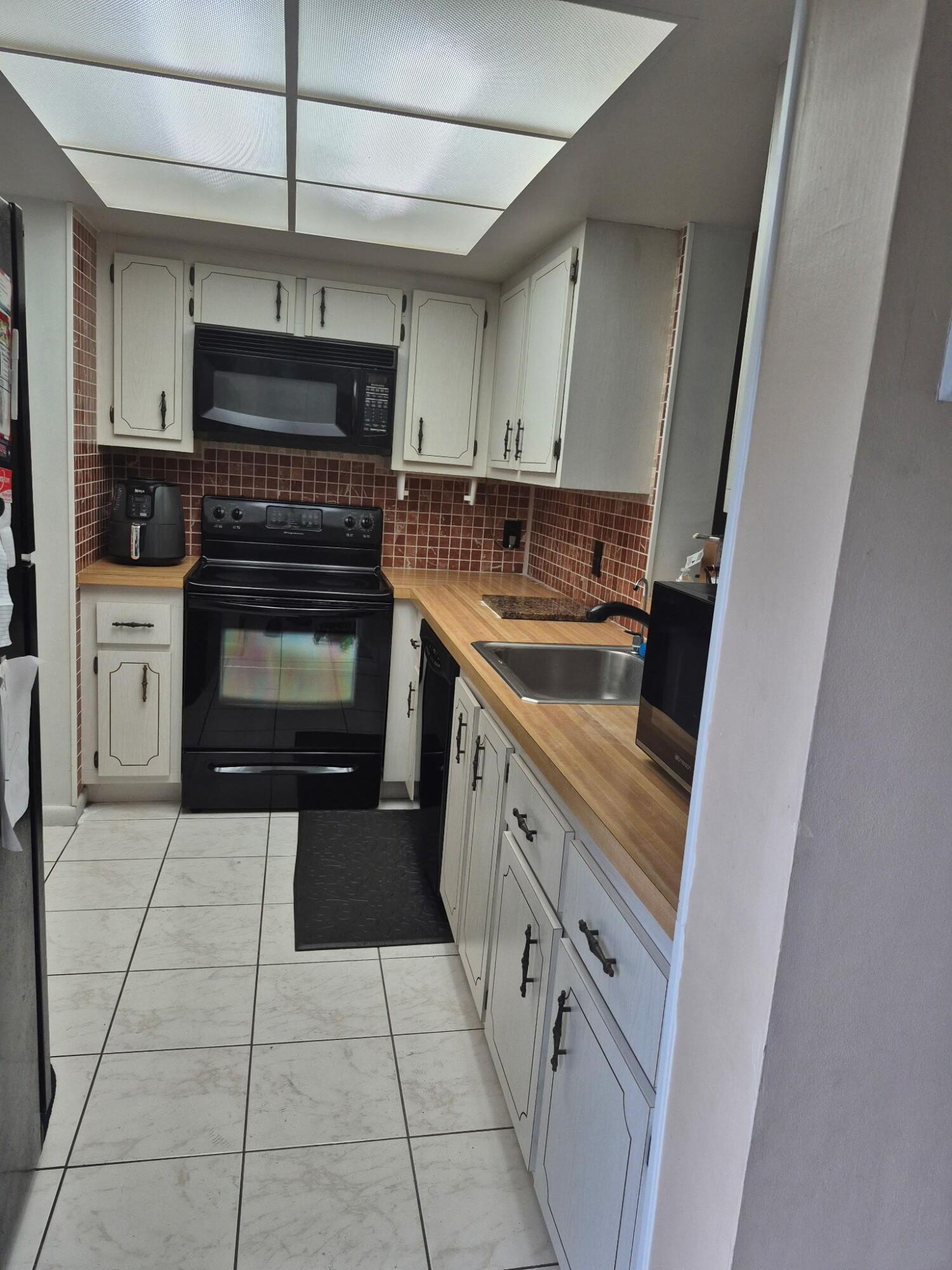 7321 NW 18th Street 105, Margate, FL 33063, Margate - Photo 5