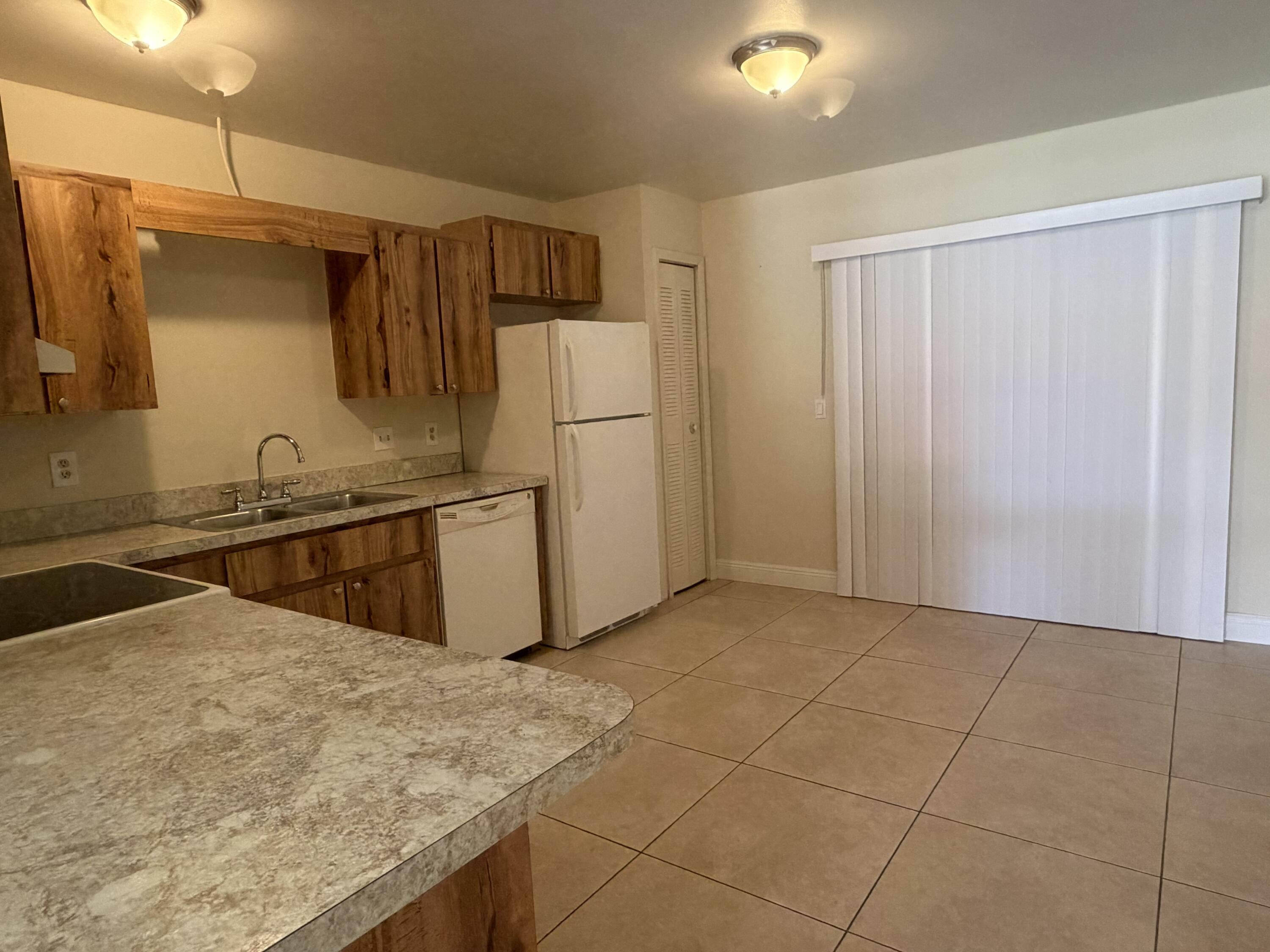 5981 Forest Hill Boulevard 2, West Palm Beach, FL 33415, West Palm Beach - Photo 3