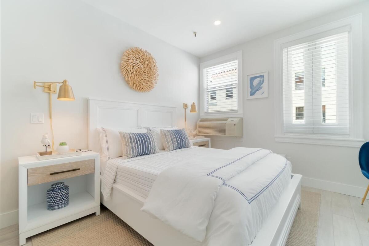 235 Sunrise Avenue Unit 2016, Palm Beach, FL 33480, Palm Beach