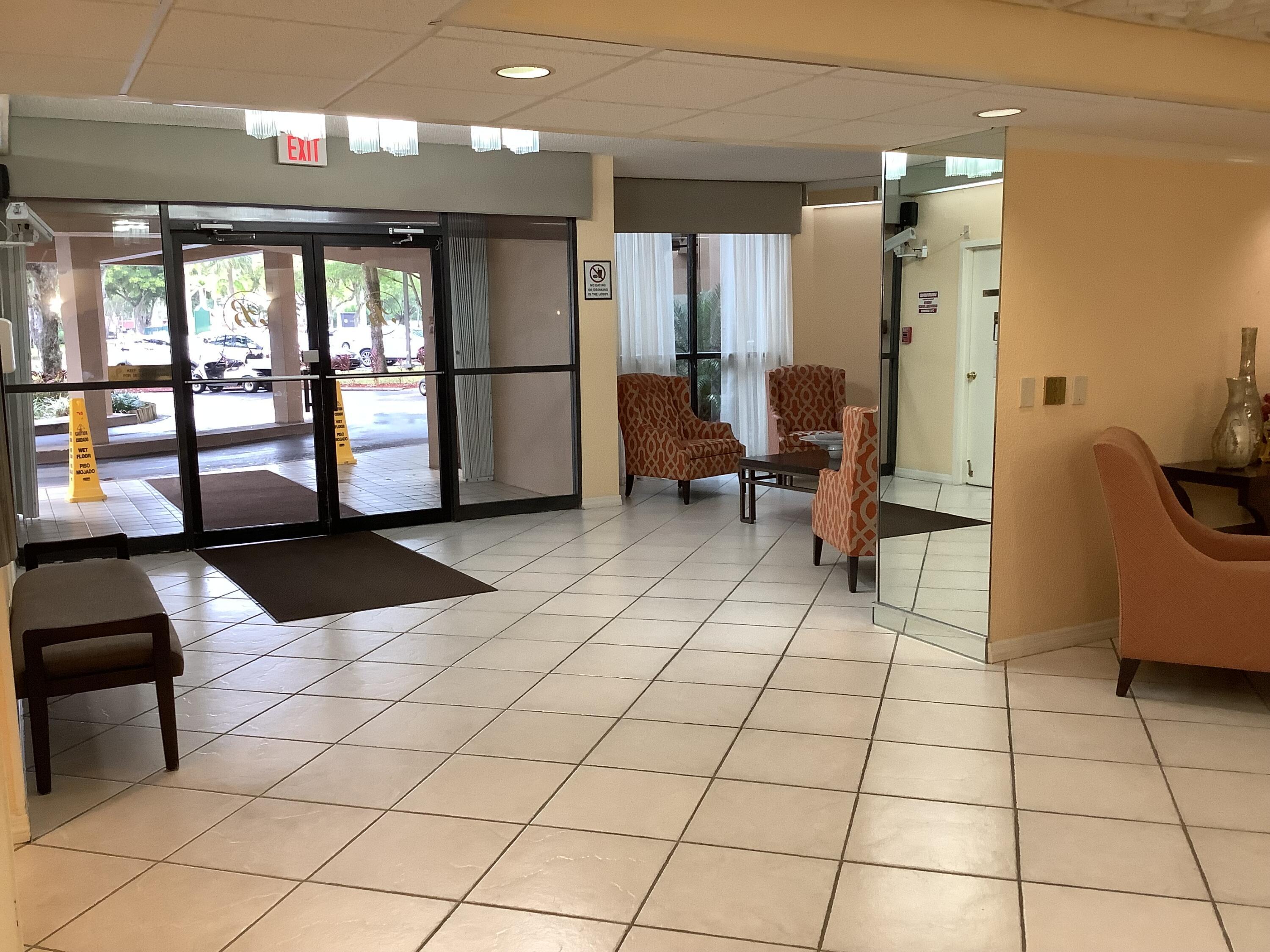 1300 Saint Charles Place Unit Ph13, Pembroke Pines, FL 33026, Pembroke Pines - Photo 4