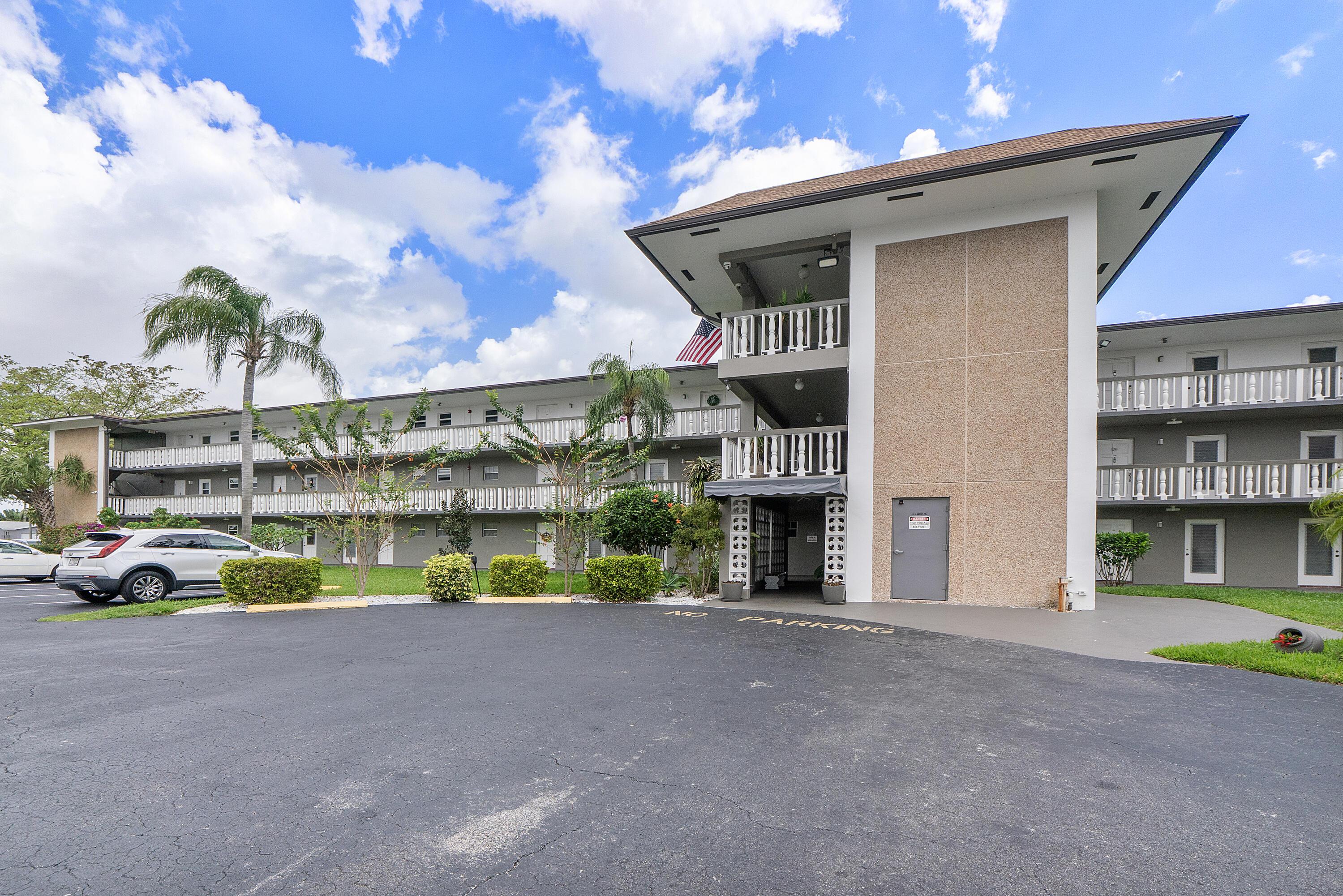 5200 Washington Street 301, Hollywood, FL 33021, Hollywood