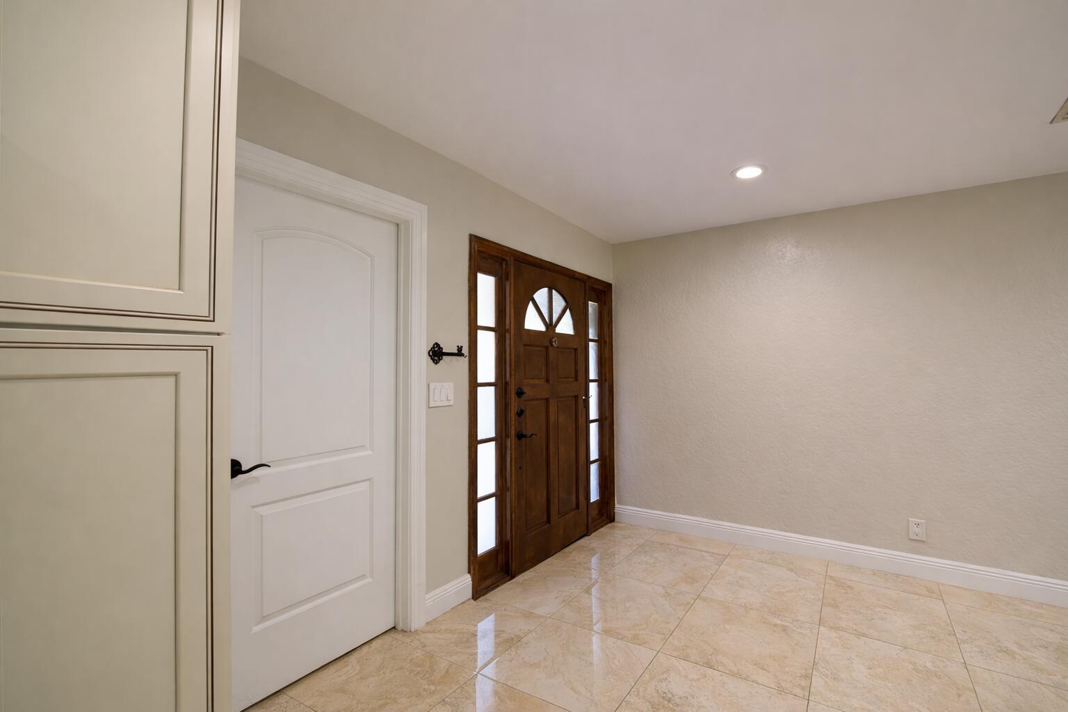9044 Villa Portofino Circle, Boca Raton, FL 33496, Boca Raton - Photo 2