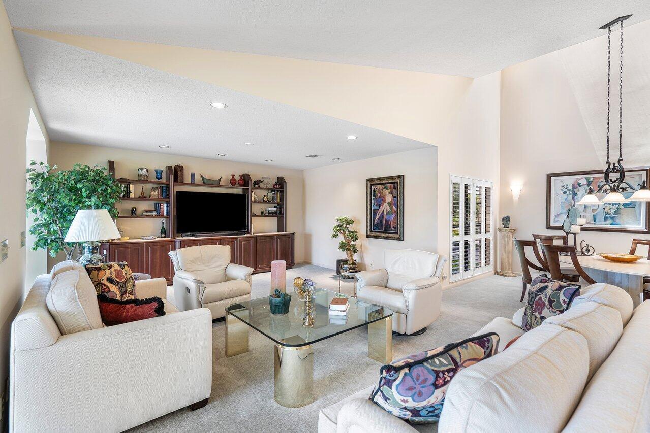 69 Eastgate Drive Unit D, Boynton Beach, FL 33436, Boynton Beach - Photo 2
