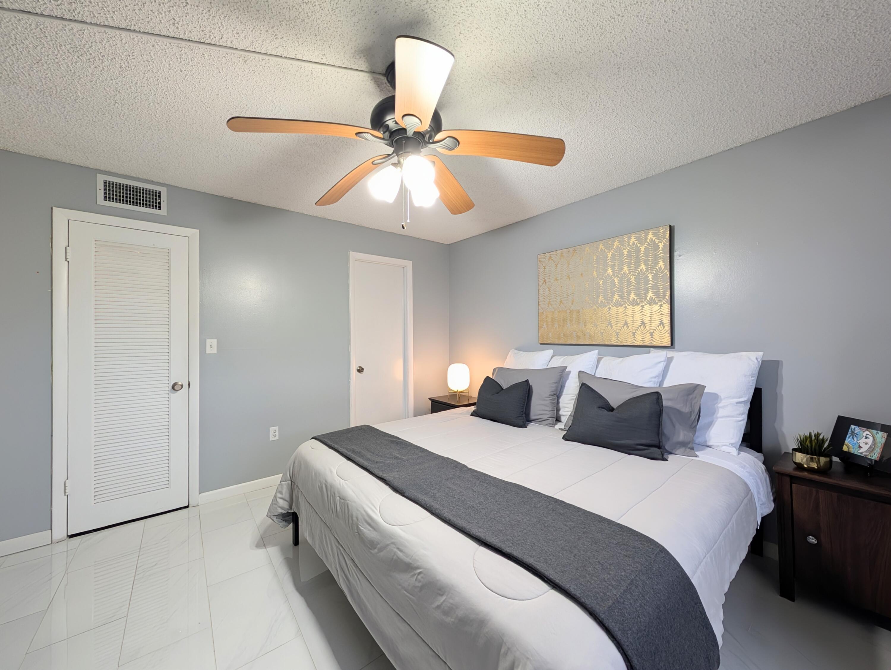 8021 Sunrise Lakes Drive N 203, Sunrise, FL 33322, Sunrise - Photo 5